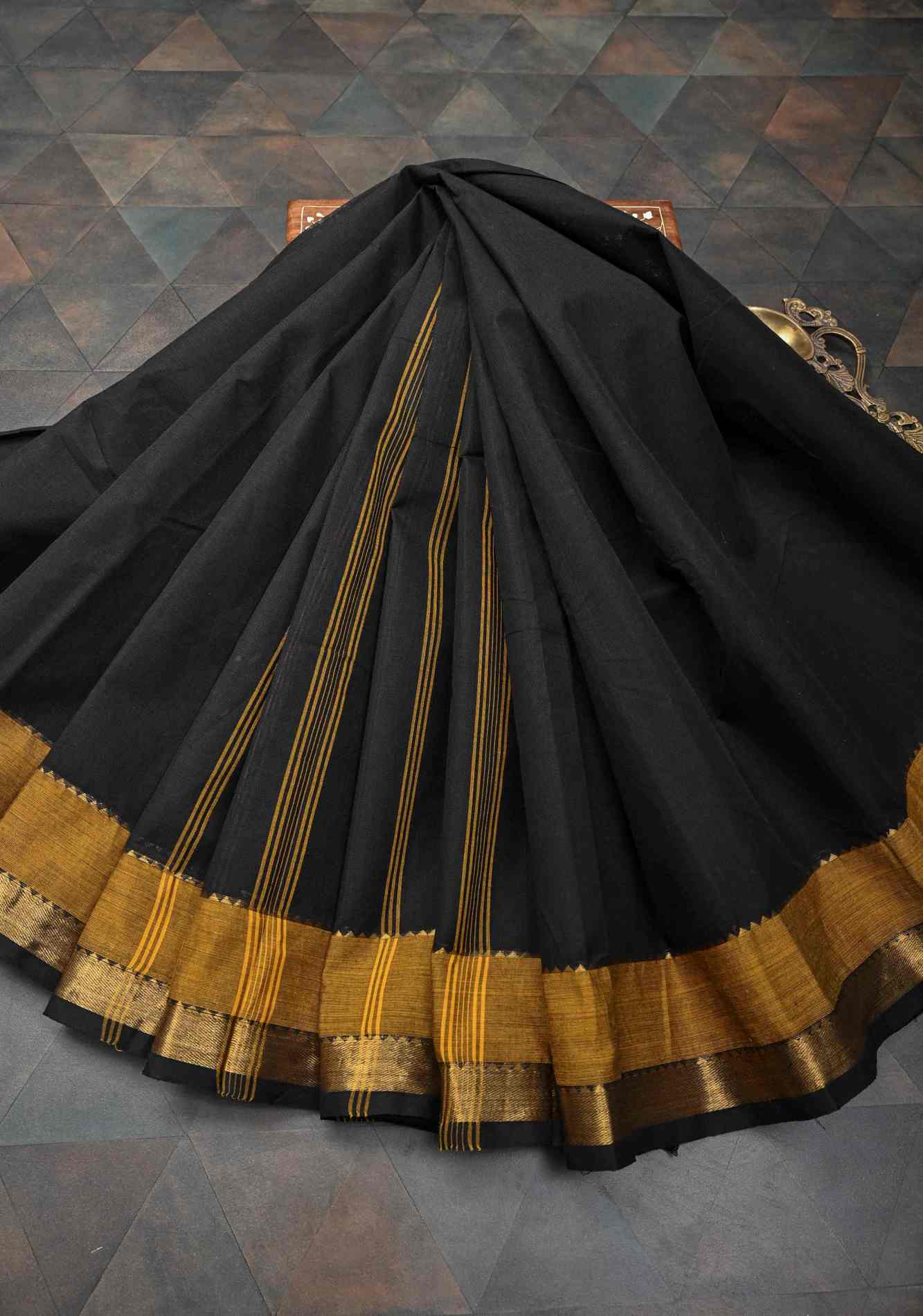 Black Kanchi Cotton Saree with Contrast Zari Border | No Blouse piece