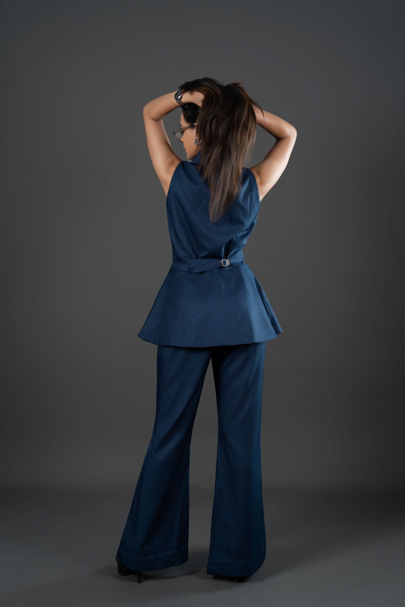 Tailored Poly Viscose Suiting Set Featuring a Structured Waistcoat and Sleek Trousers