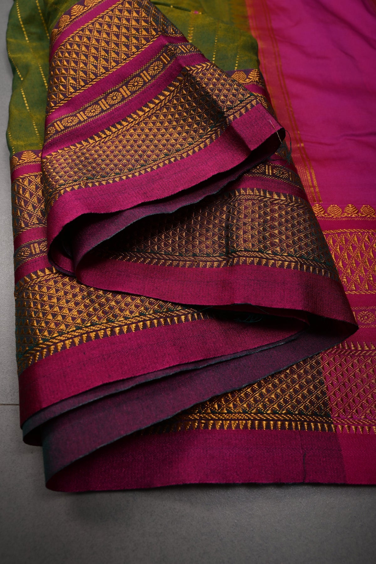 Mehendi Green Dual Tone Ilkal Semi Silk Bagalkote Saree Vertical Stripes and Contrast Zari Border | SHOBITAM