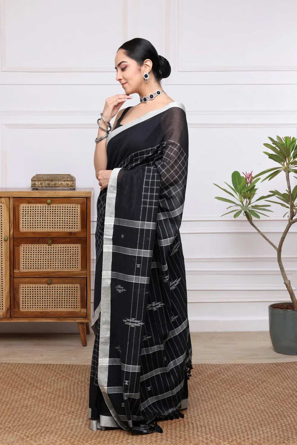 Handloom Black Check Mulmul Jamdani Saree | Shobitam