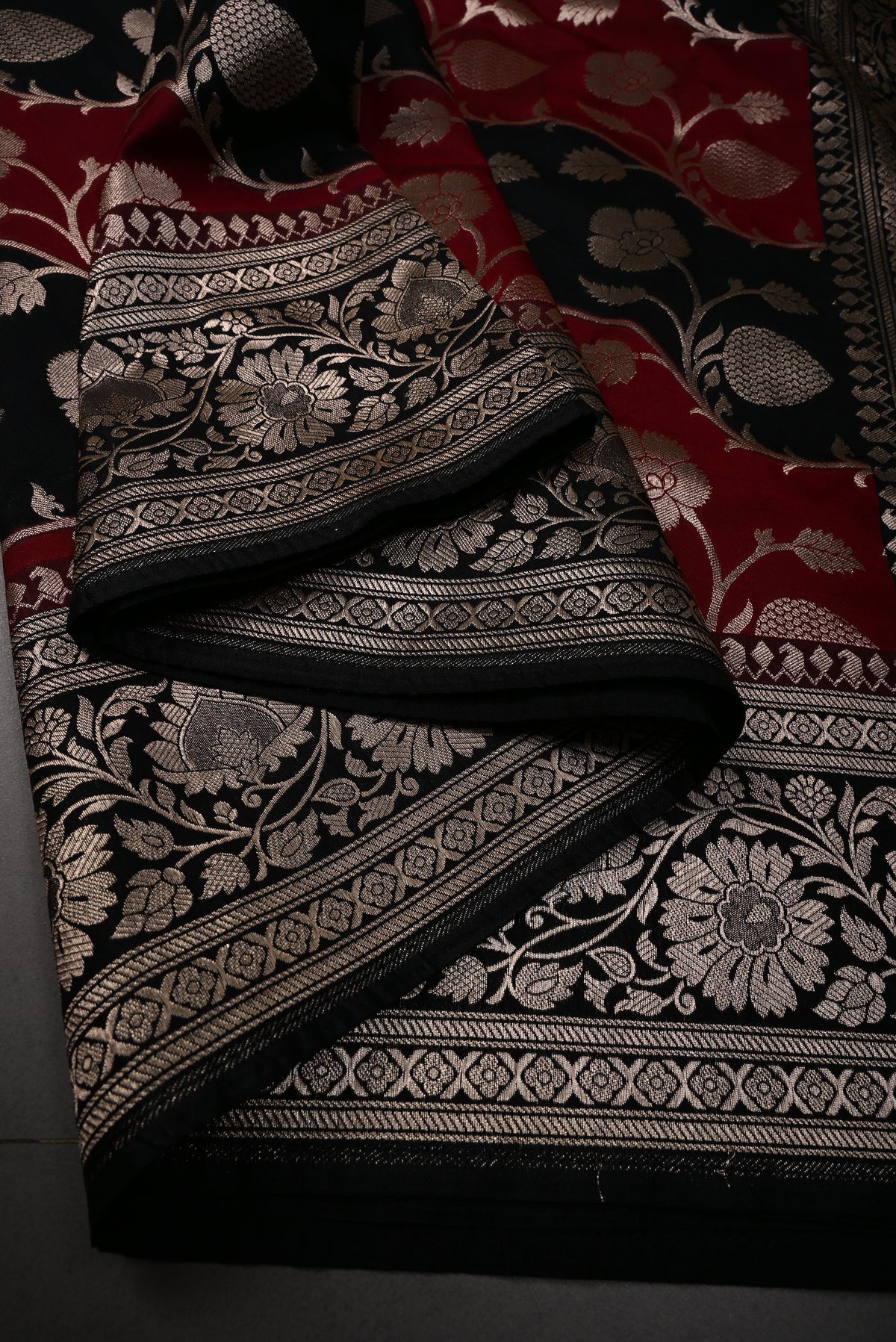 Black-Red Semi Silk Saree with Leheriya Floral Jaal and Zari Border | SHOBITAM