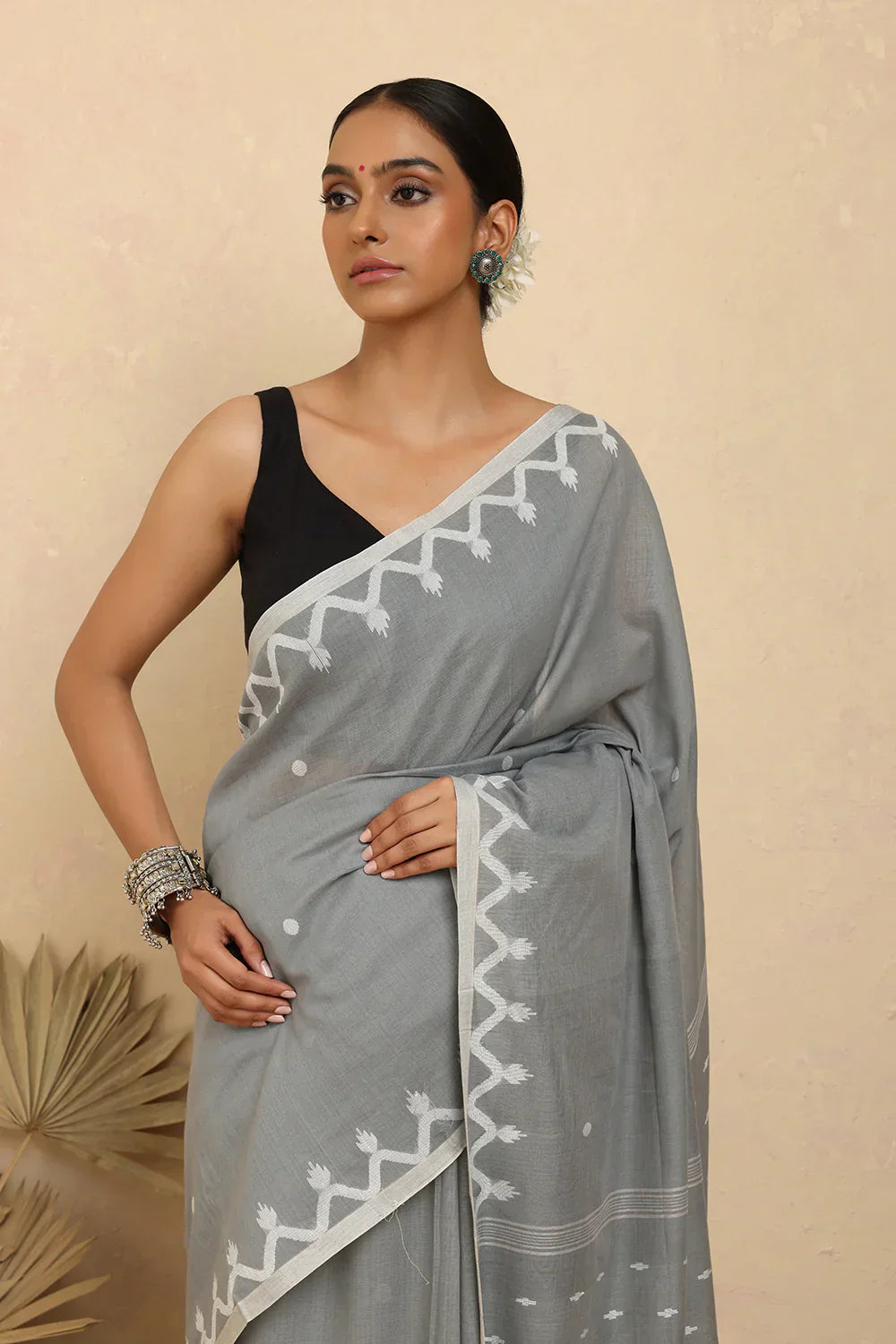 Handloom Grey Alpona Pure Cotton Jamdani Saree | Shobitam