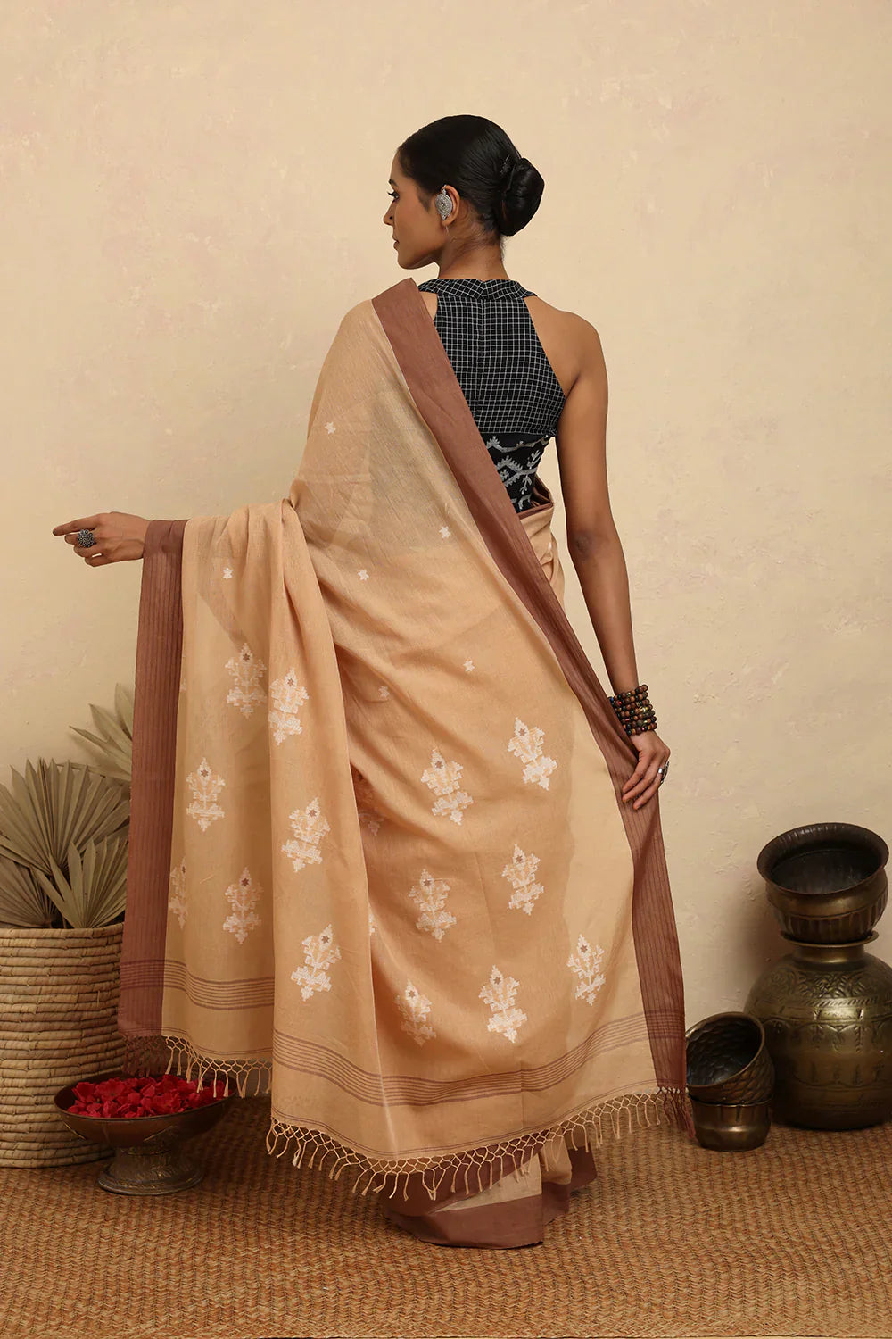 Handloom Beige Pure Cotton Jamdani Saree | Shobitam