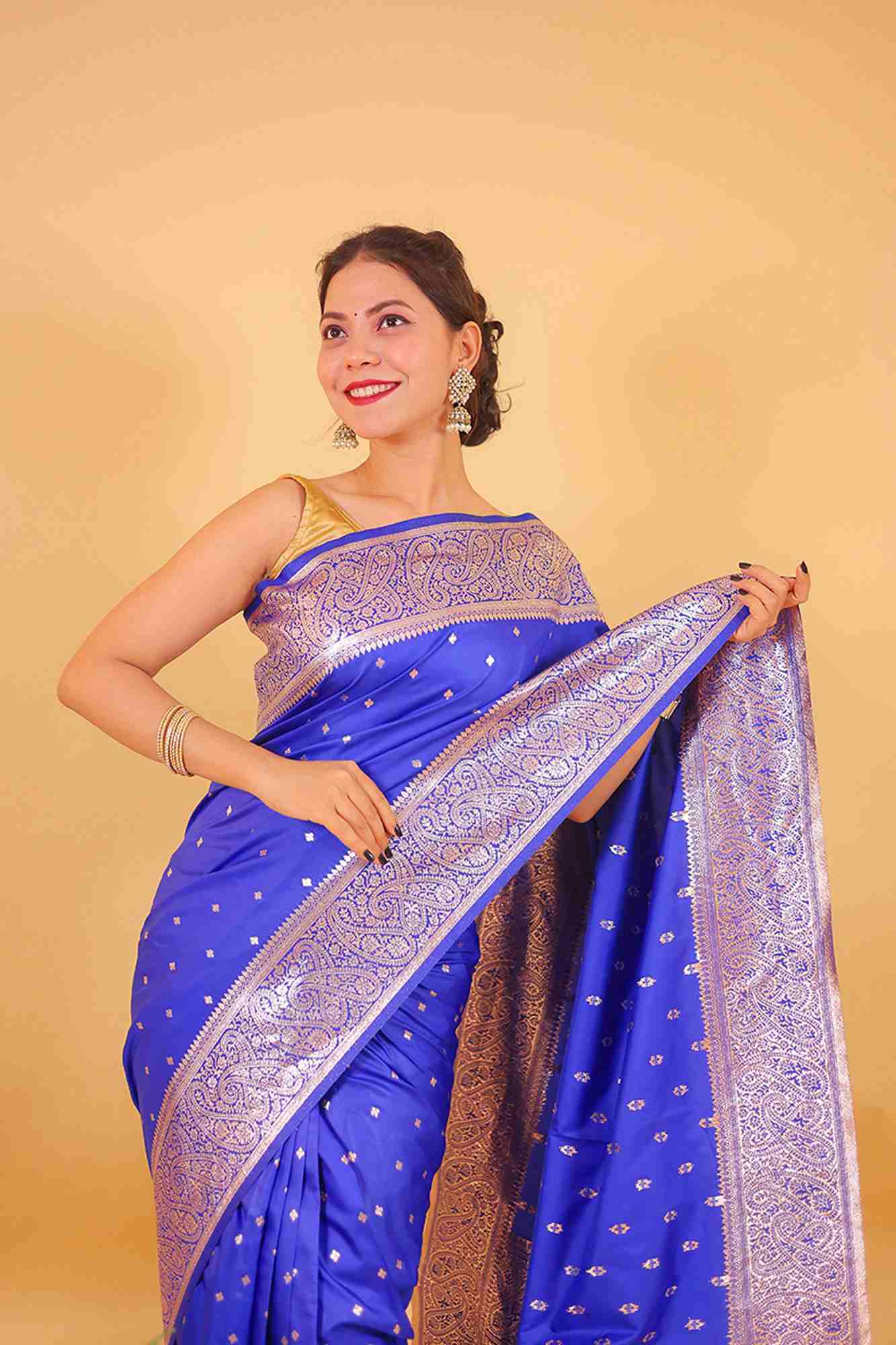 Soft Munga Katan inspired with Rich Pallu , Zari Weaving Border ready to wear saree