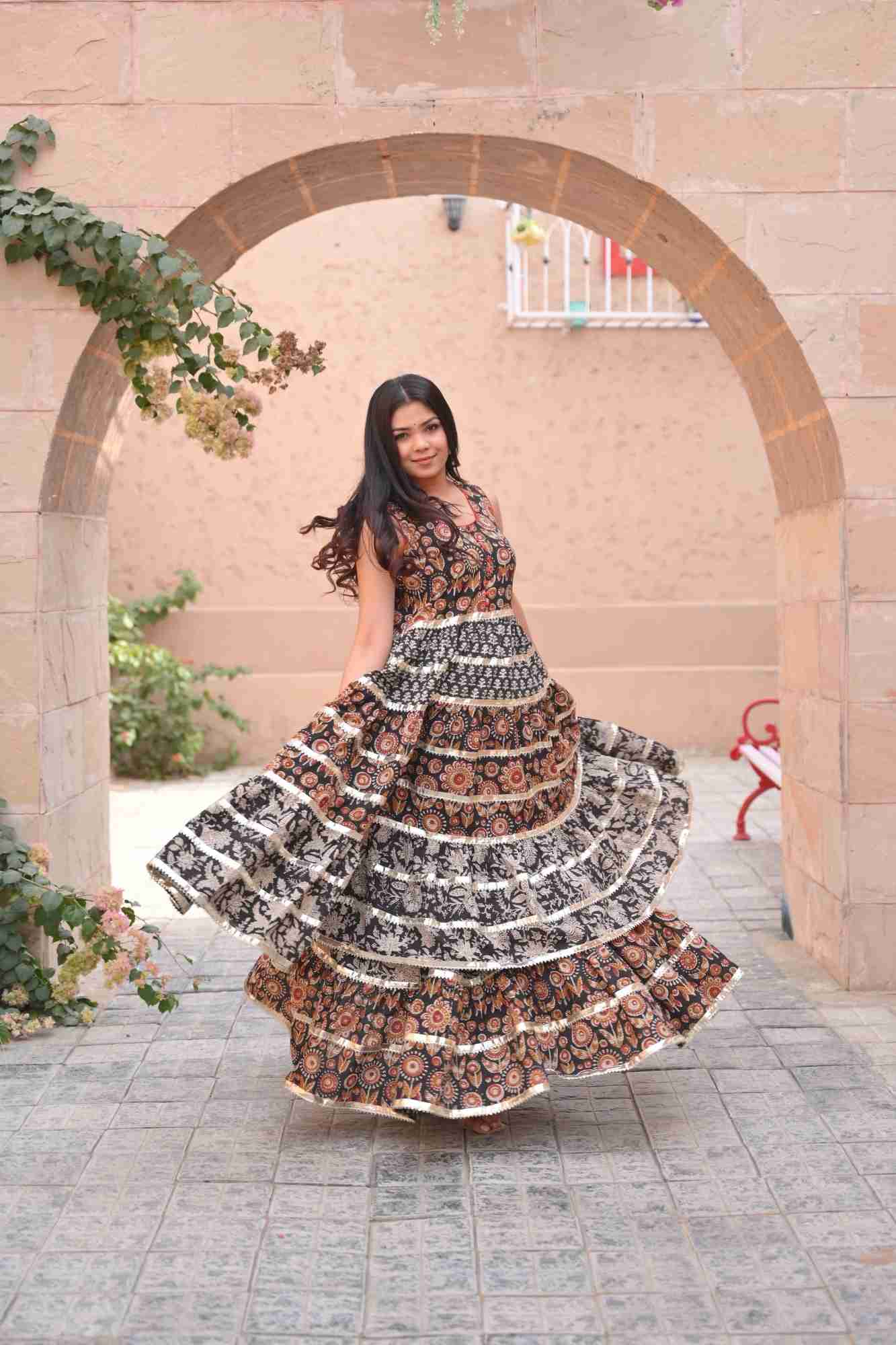 Syahi Tiered Gharara Big Gher 3 Piece Set | Made To Order