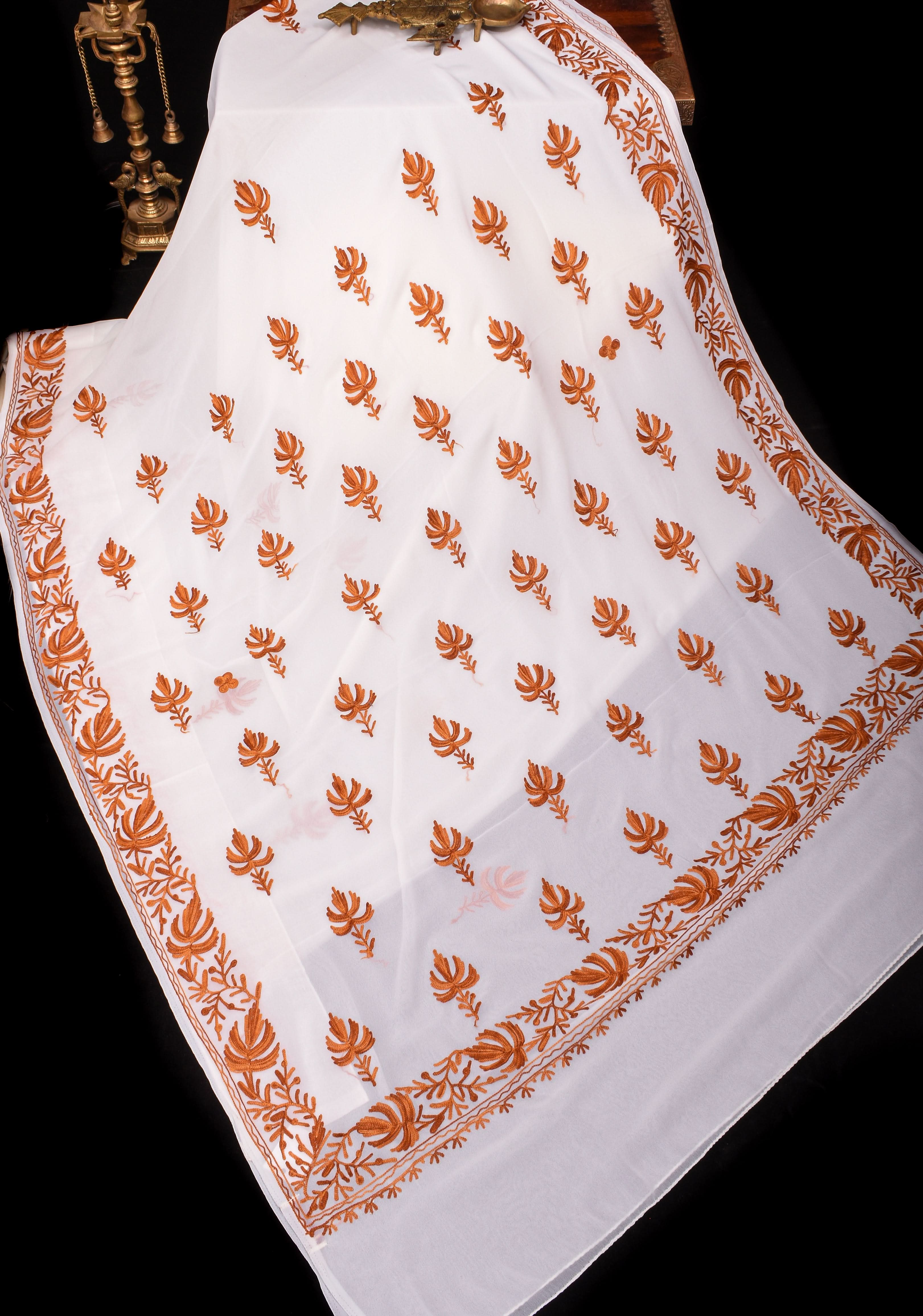 Kashmiri Aari Embroidery Georgette Saree in White with Maple leaf Motifs No Blouse Piece | Shobitam