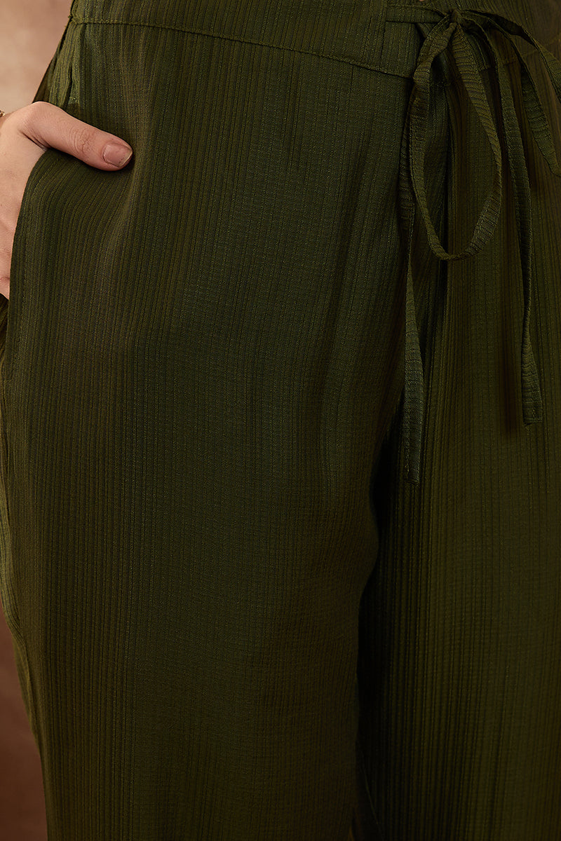 Green Polyester Floral Printed Straight Kurta Trousers With Dupatta | SHOBITAM