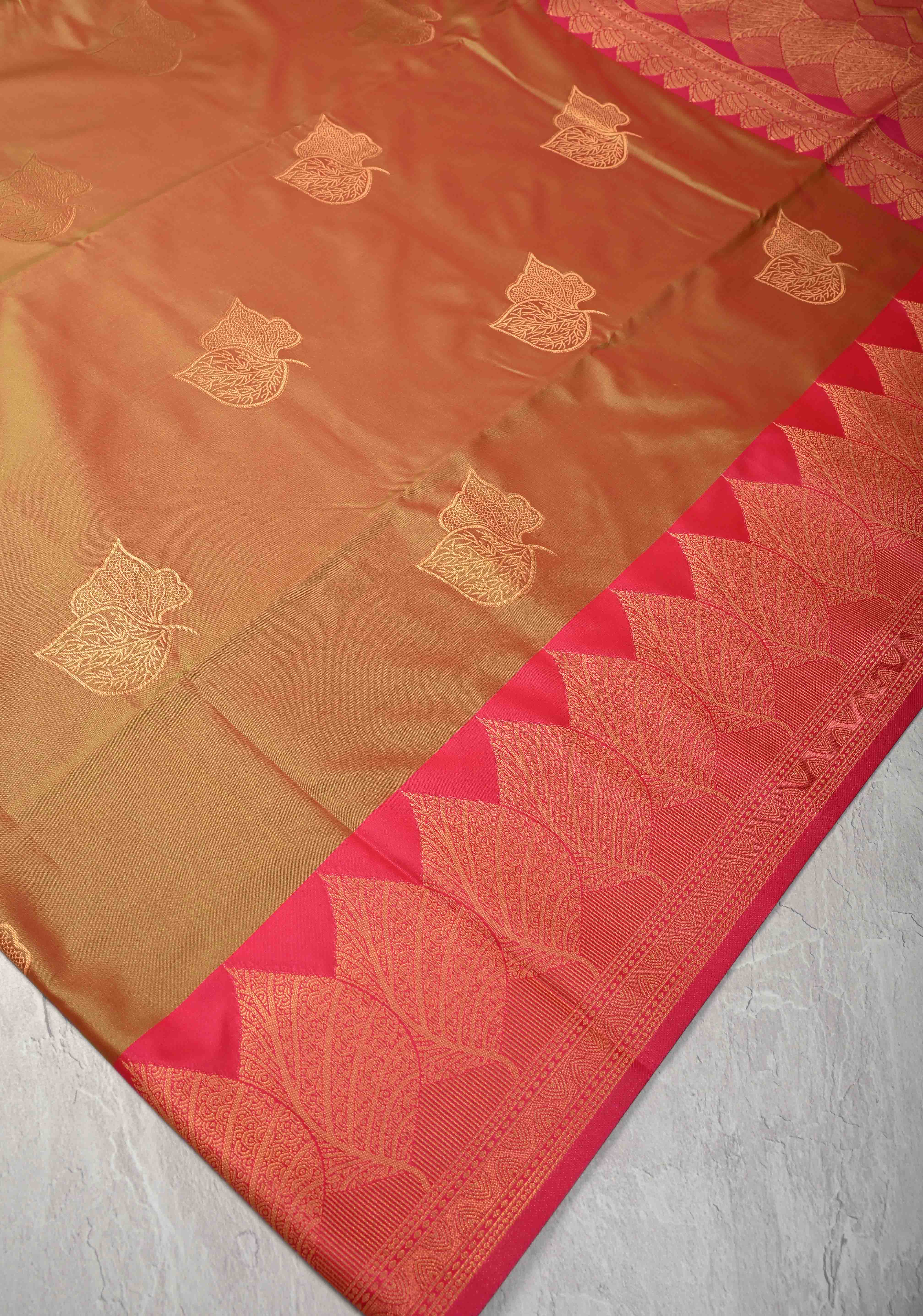 Green Dual tone Kanchi Semi Silk Saree with Leaf Buttas and Zari Border | Shobitam