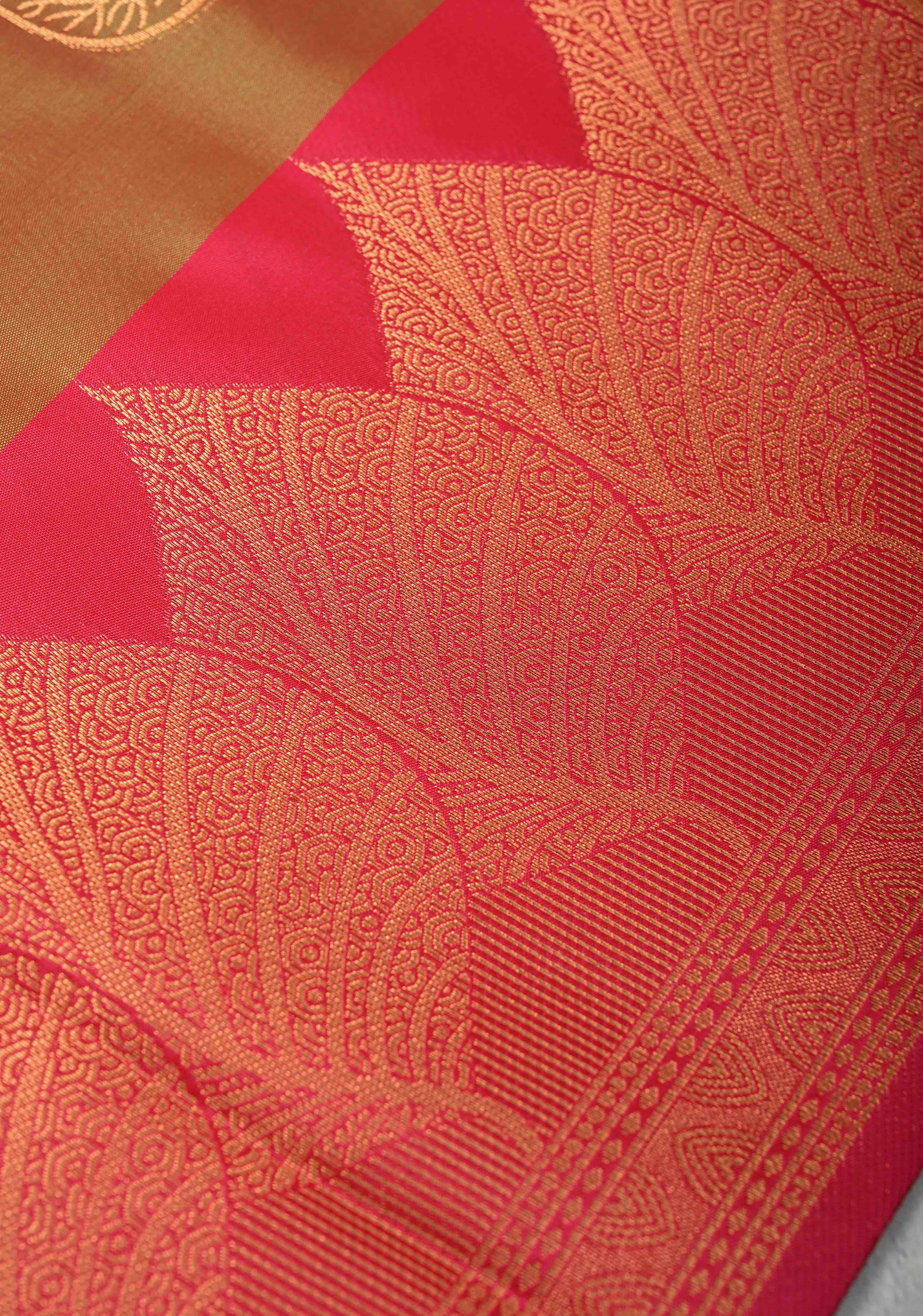 Green Dual tone Kanchi Semi Silk Saree with Leaf Buttas and Zari Border | Shobitam