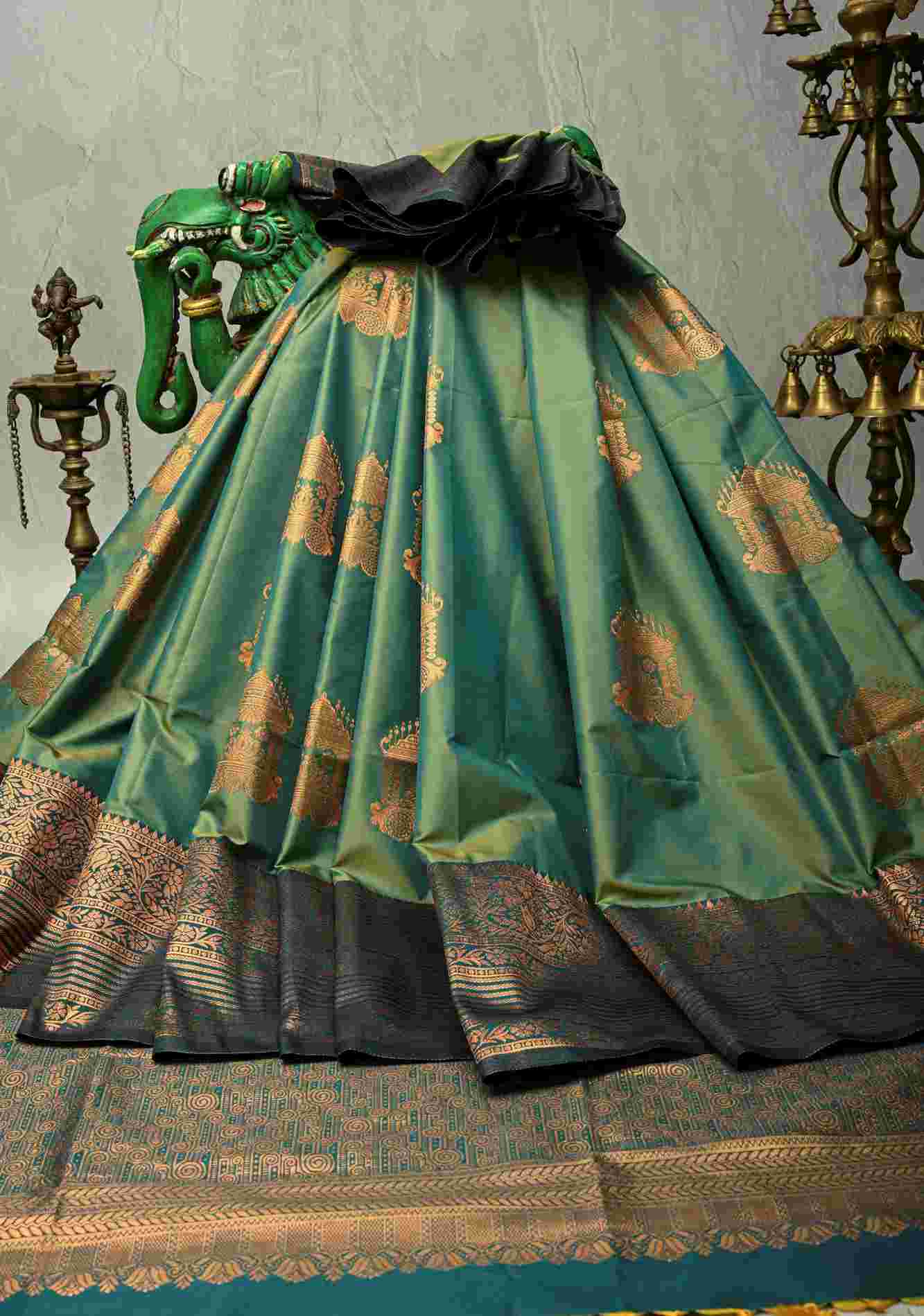 Green Dual Tone Kanchi Semi Silk Saree with Temple Chariot Zari Buttas and Zari Border Ready To Wear Saree