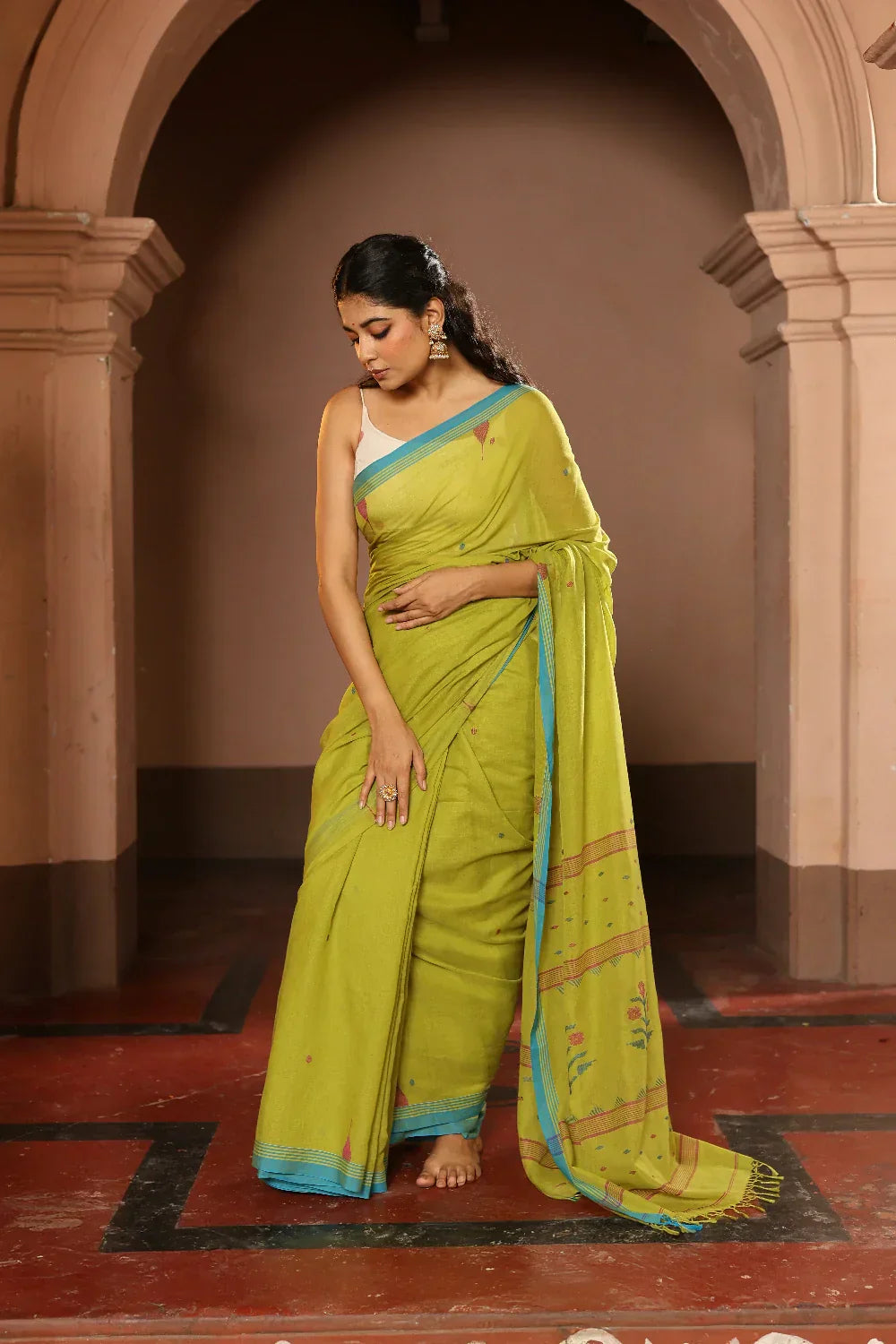 Handloom Lime Green Pure Cotton Contemporary Jamdani Saree | Shobitam