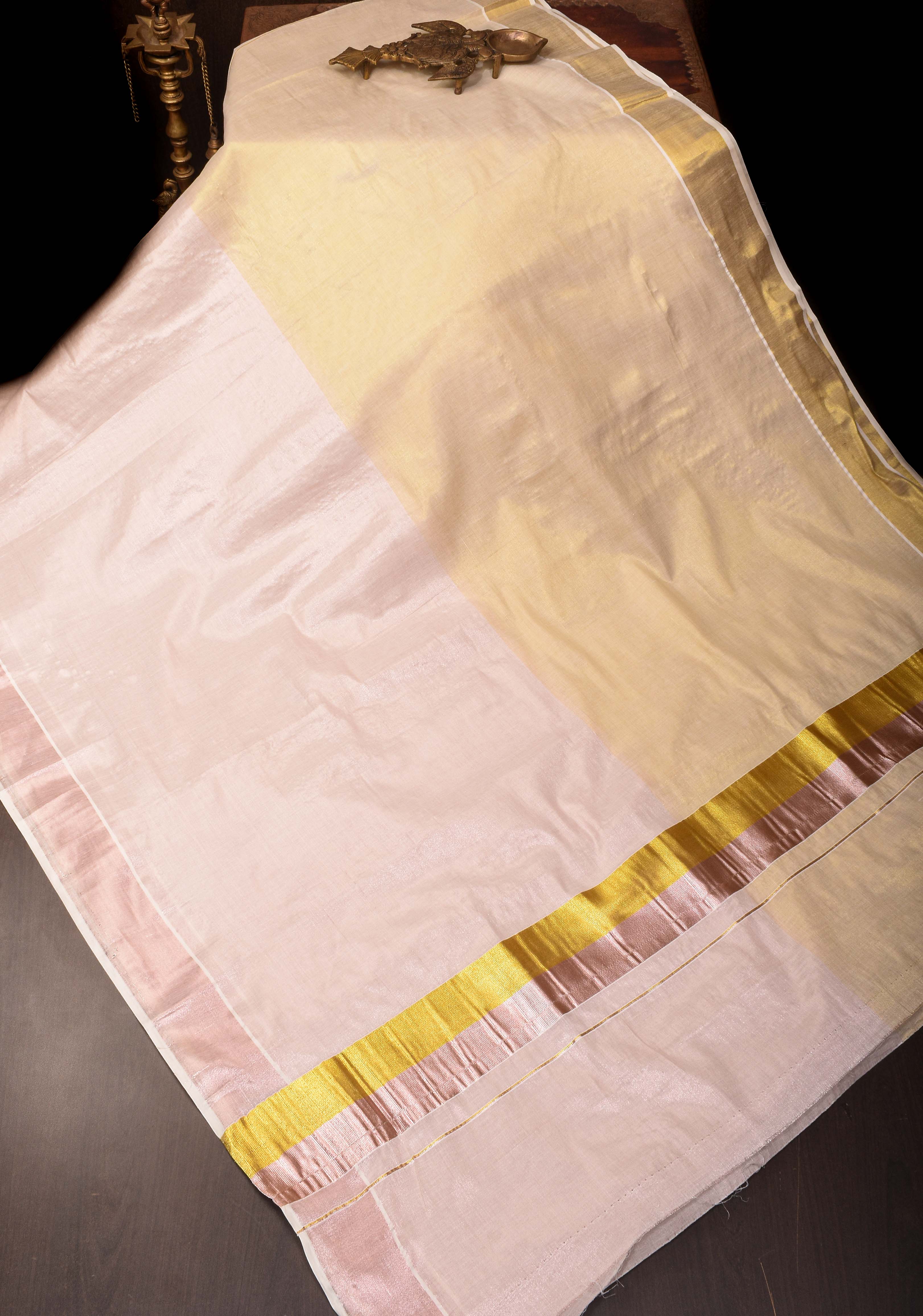 Elegant Kerala Kasavu Half Tissue Saree in White and Gold – A Timeless Classic | Shobitam
