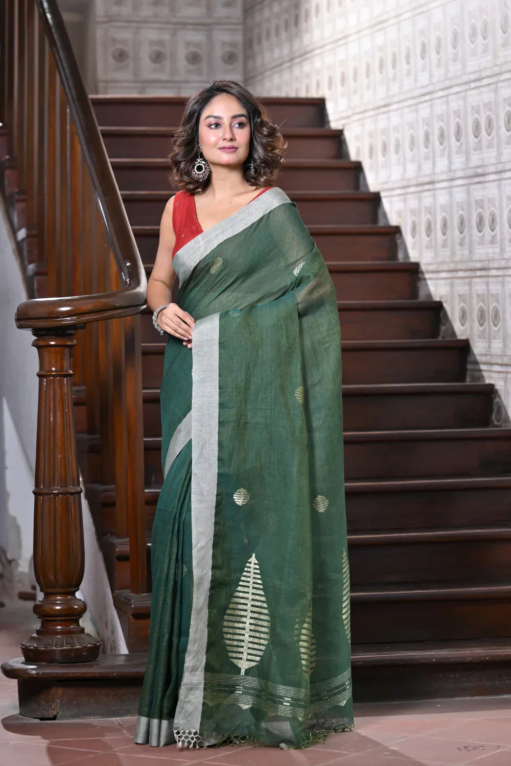 Handloom Dark Green Pure Linen Zari Jamdani Saree | Shobitam