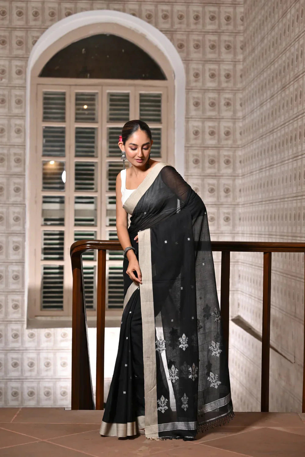 Handloom Black Soft Cotton Jamdani Saree | Shobitam