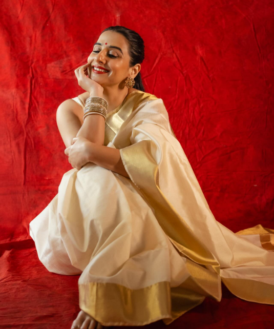 Ivory Pure Raw Silk Saree with Gold Tissue Zari Border | SILK MARK CERTIFIED | Shobitam