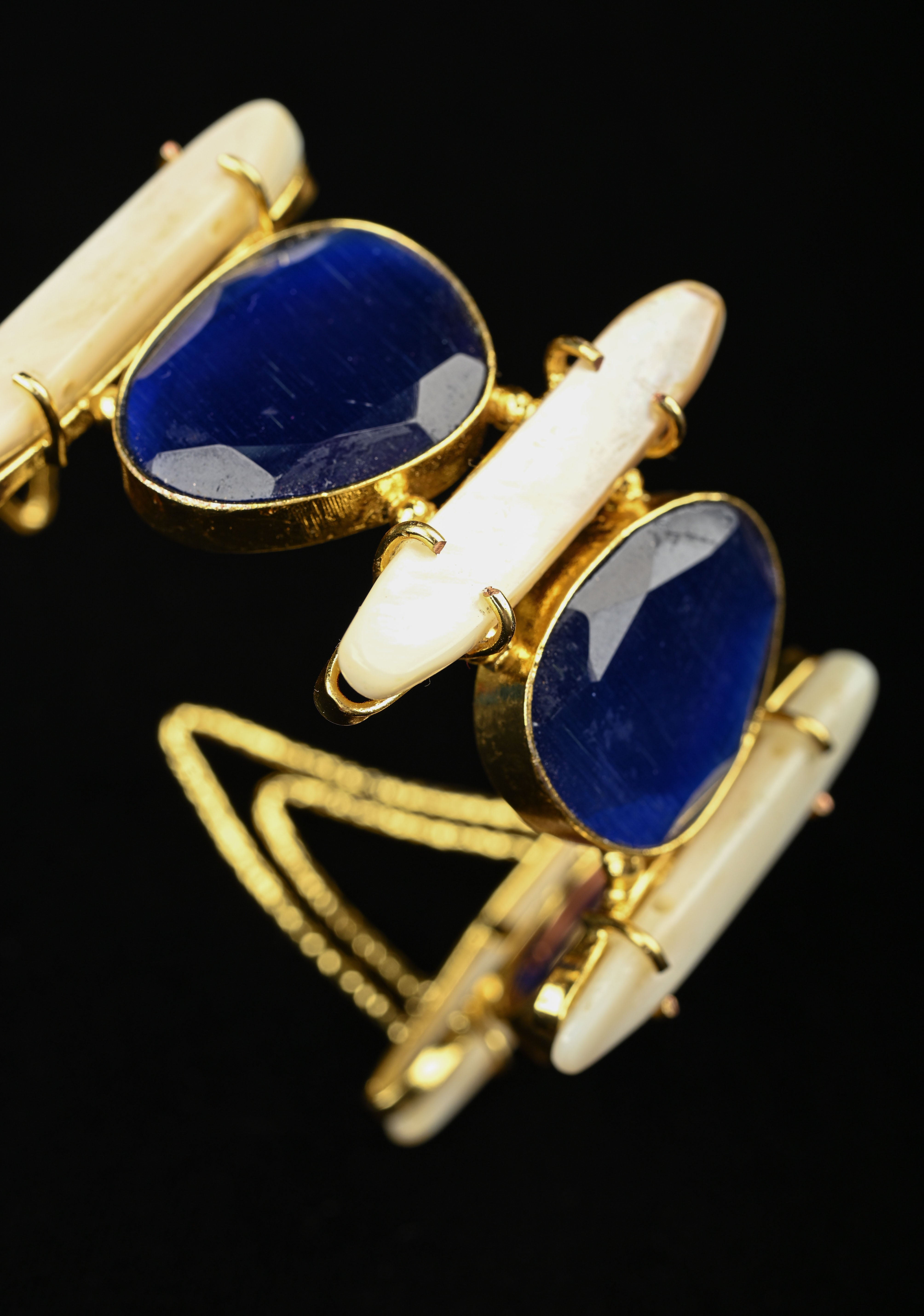 Mother of Pearl with Monalisa Stone Ajustable Handcuff Bracelet With and Gold Tone | Shobitam