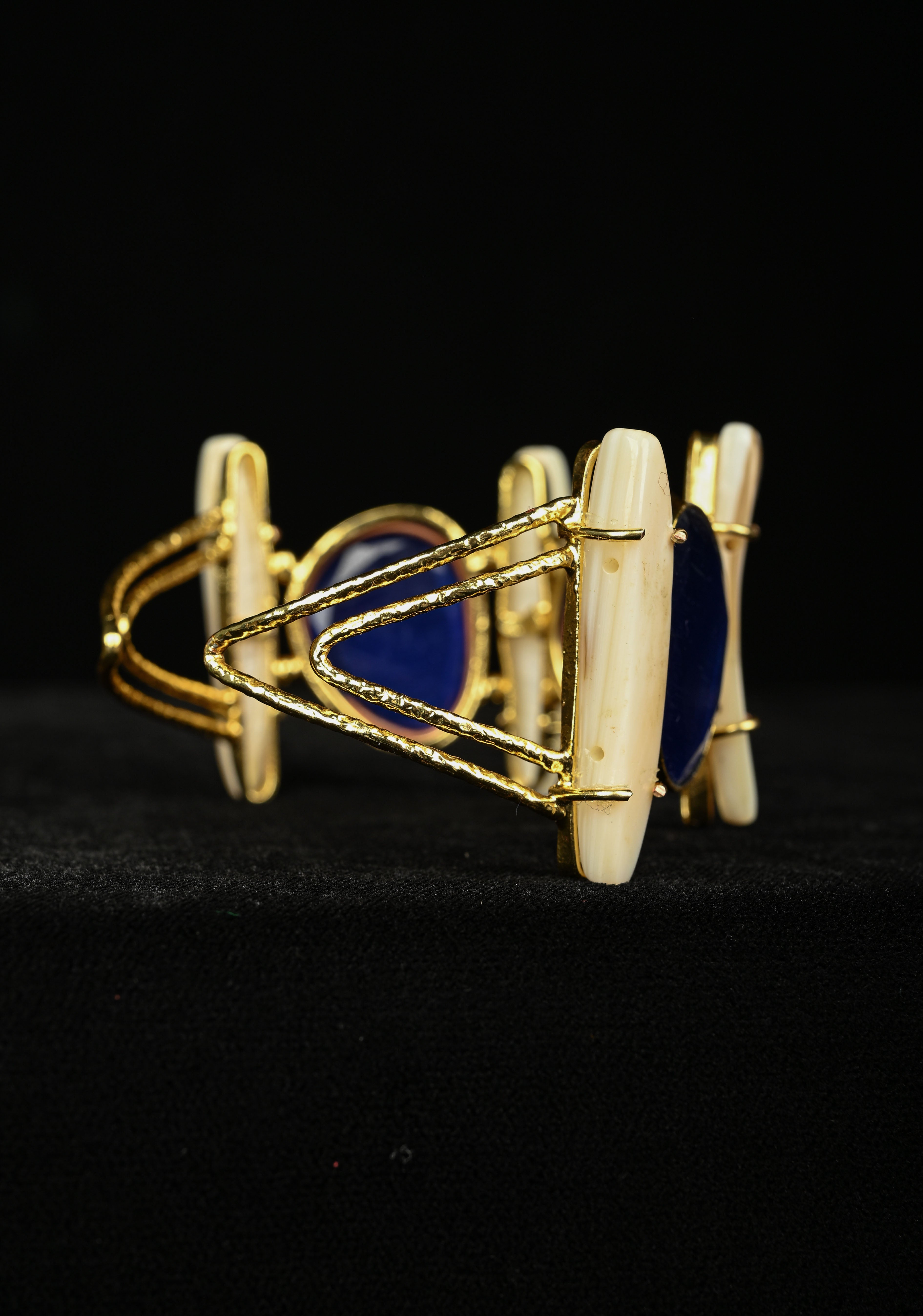 Mother of Pearl with Monalisa Stone Ajustable Handcuff Bracelet With and Gold Tone | Shobitam