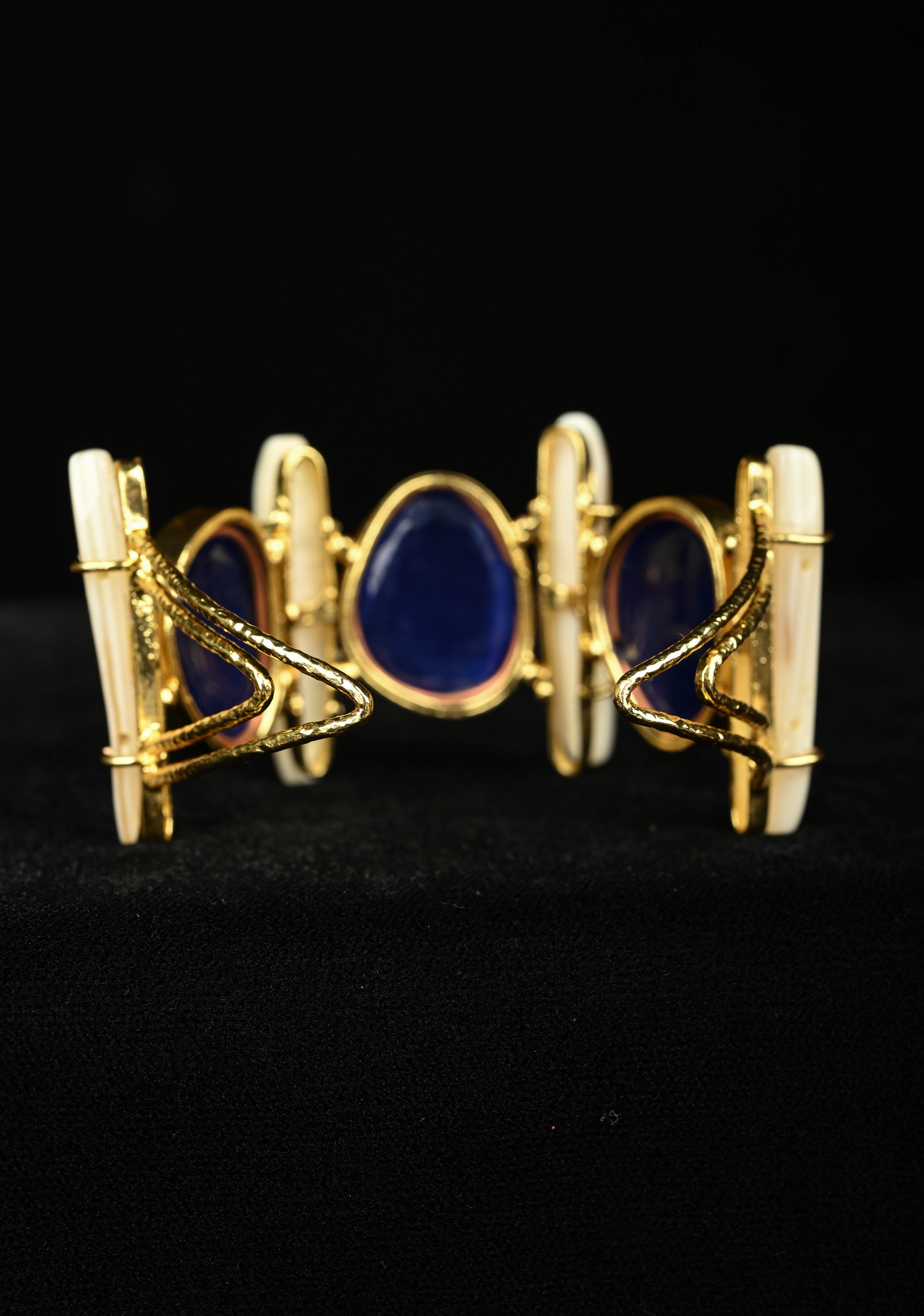 Mother of Pearl with Monalisa Stone Ajustable Handcuff Bracelet With and Gold Tone | Shobitam