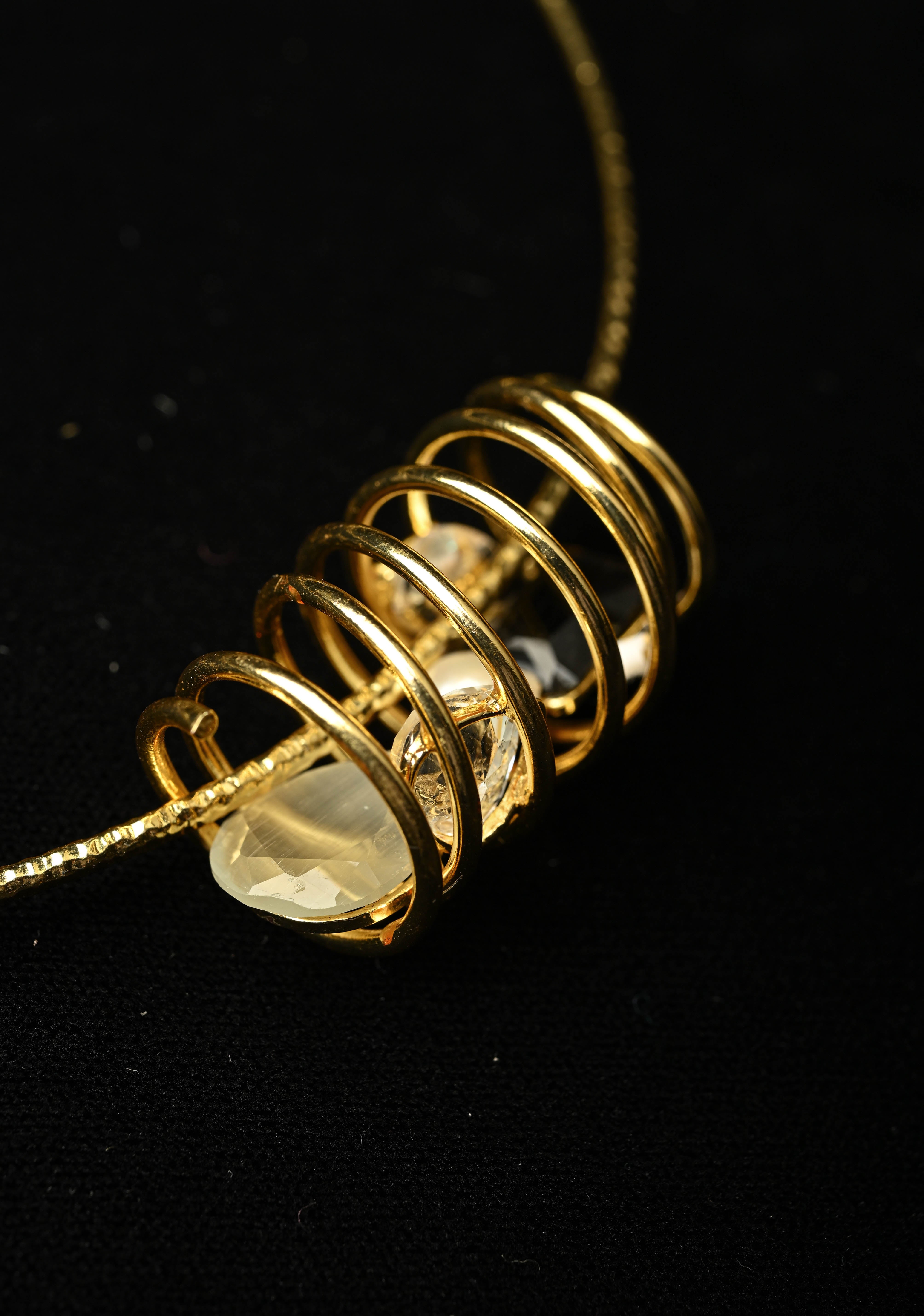 Hasli Necklace with Pearl and Monalisa Stones | Shobitam