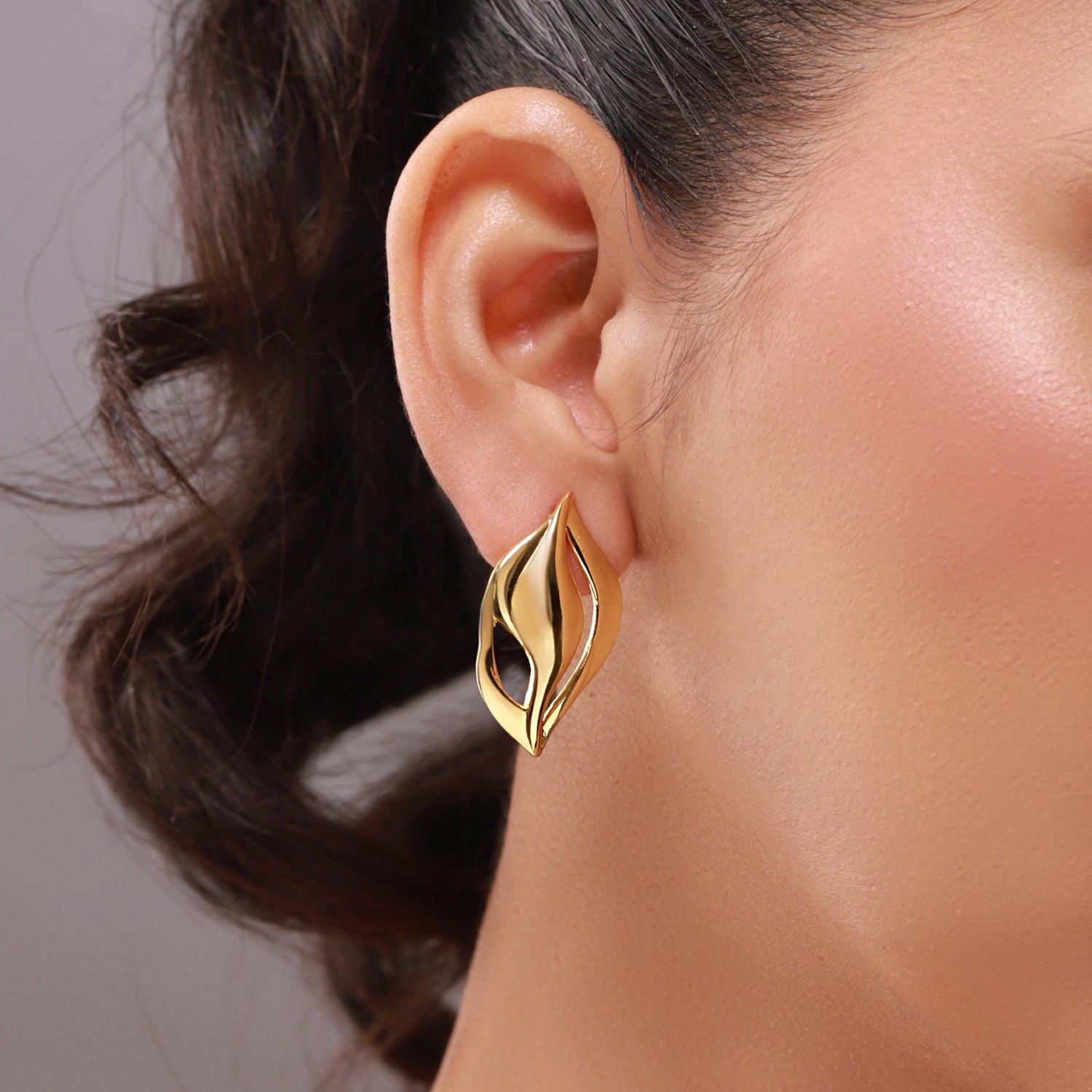 Flow Tide Wave Curves Stud Earrings | SHOBITAM