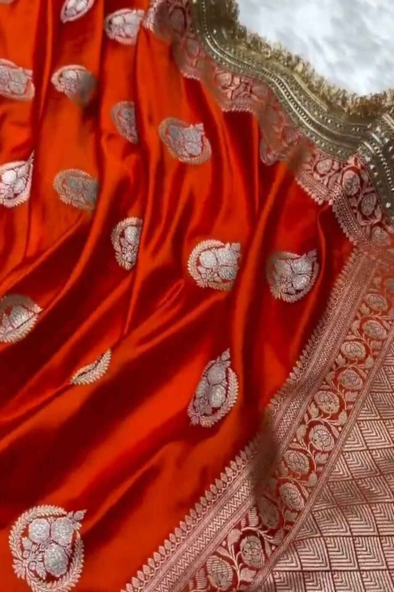 Beautiful Red Banarasi Mashru Silk with Golden Zari Weaved & Minakari Boota Wrap in 1 Minute Saree