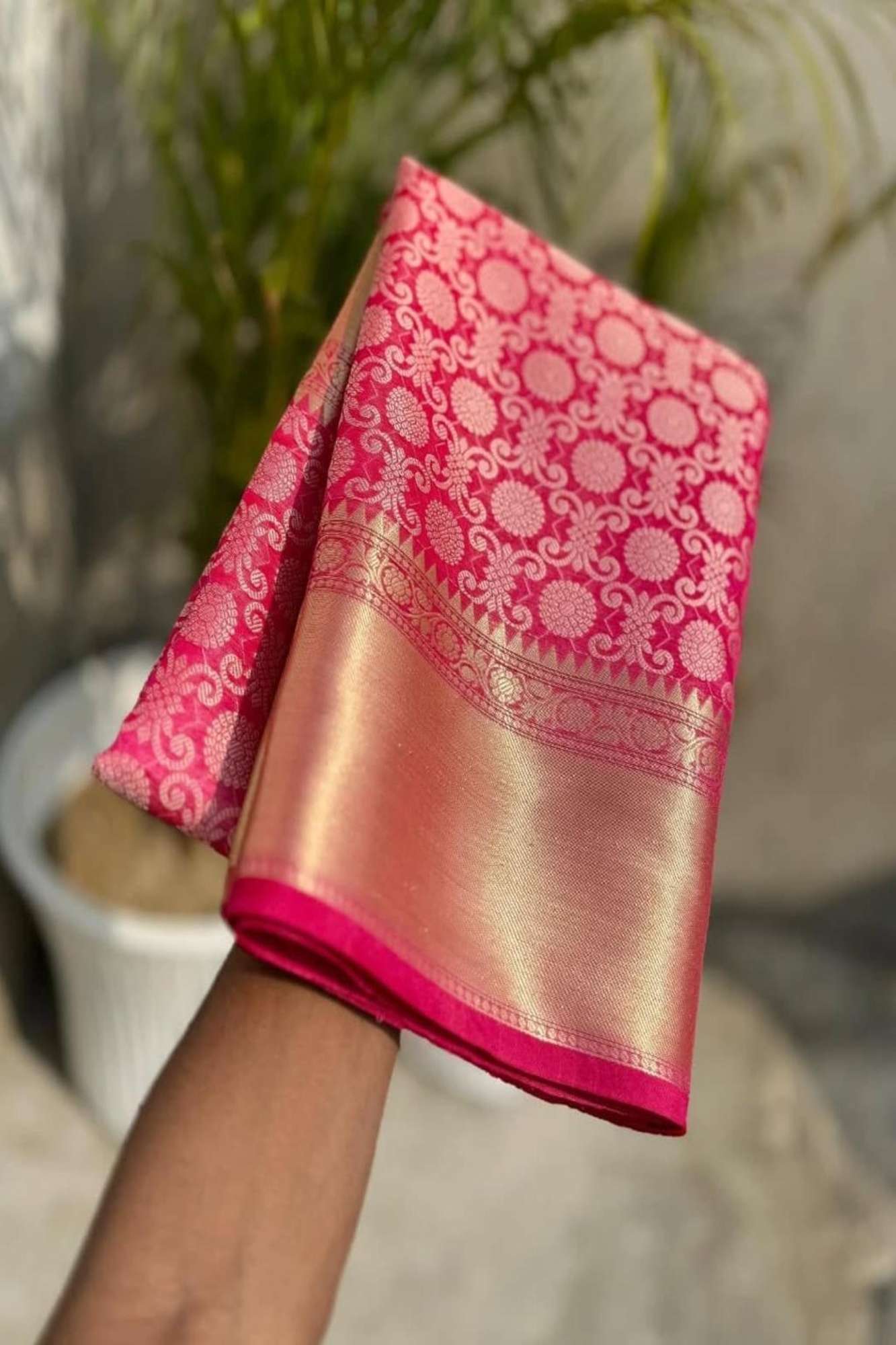 Shruti Hassan inspired Kanchi Pattu with Overall Golden Zari Jal work with pattu border Wrap in 1 minute Saree