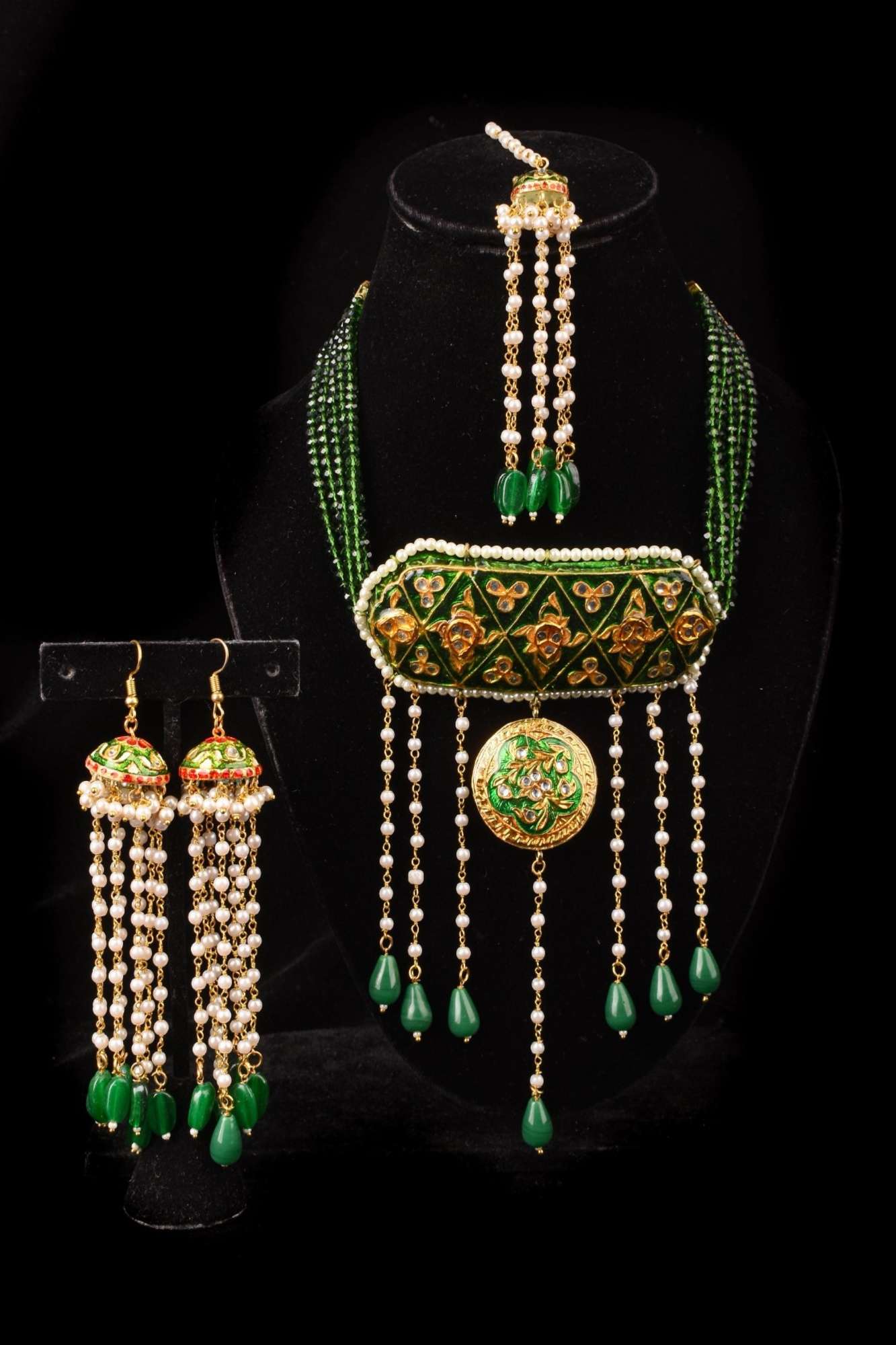 Green and Gold Lacquer Choker Set with Raindrop Design Danglings