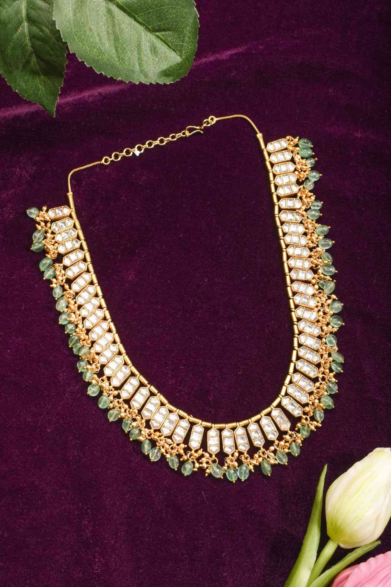 Necklace Jadau Set with White Stones and Dangling Beads