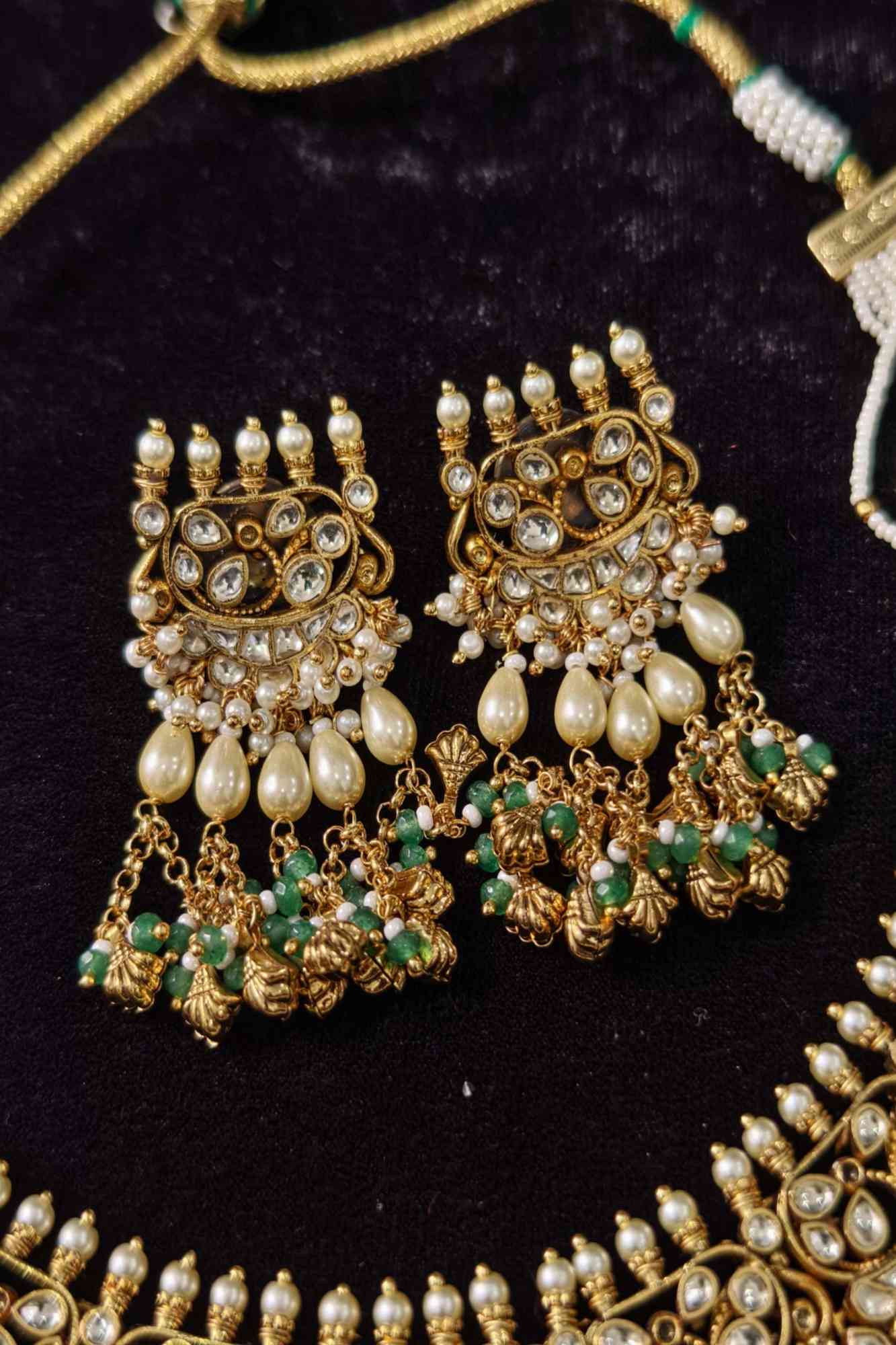 Rajwadi Ahmedabadi Jadau Necklace and Earrings Set with dangling chains design