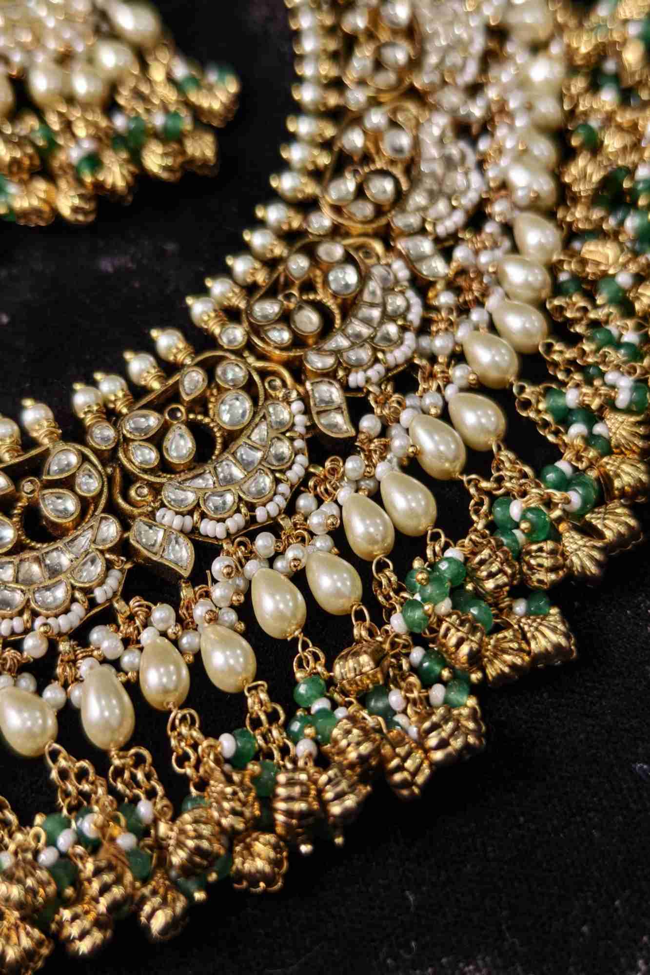 Rajwadi Ahmedabadi Jadau Necklace and Earrings Set with dangling chains design