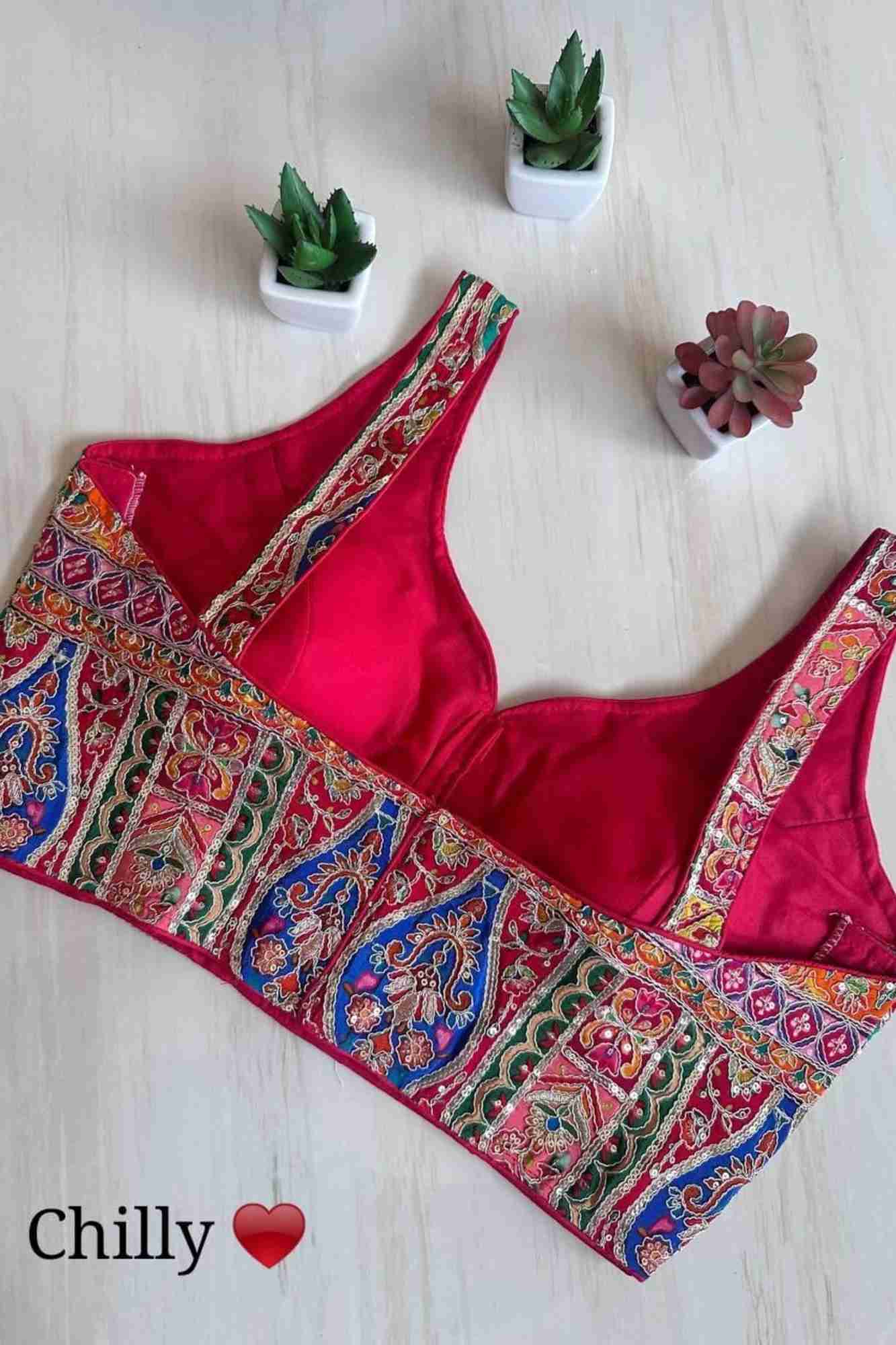 Chilly Panel Sleeveless Crepe with Back Open Ready To Wear Blouse