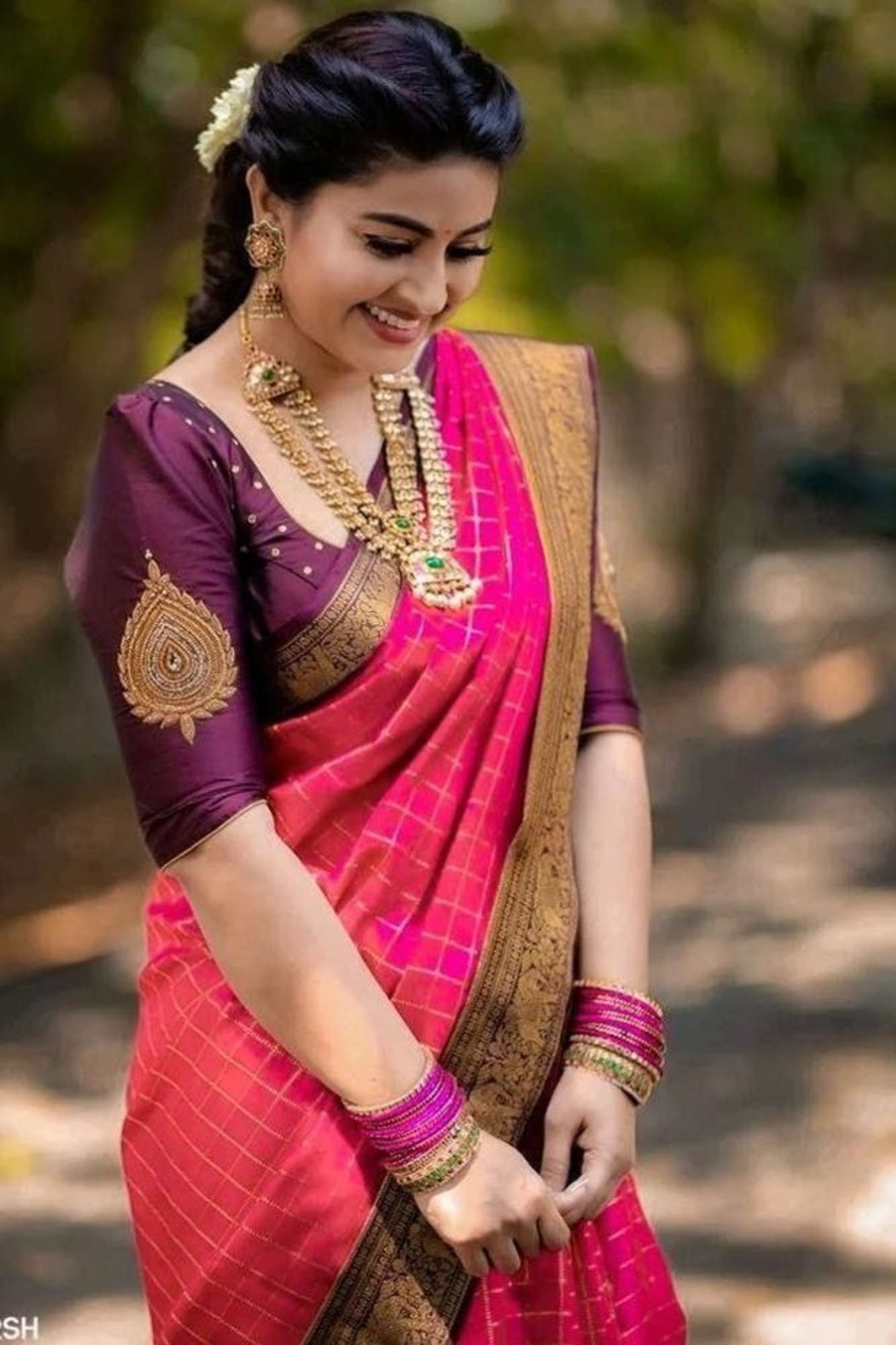 Vibrant Pink Lichi Silk with Zari Checkered Weave and Contrasting Pallu Ready To Wear Saree