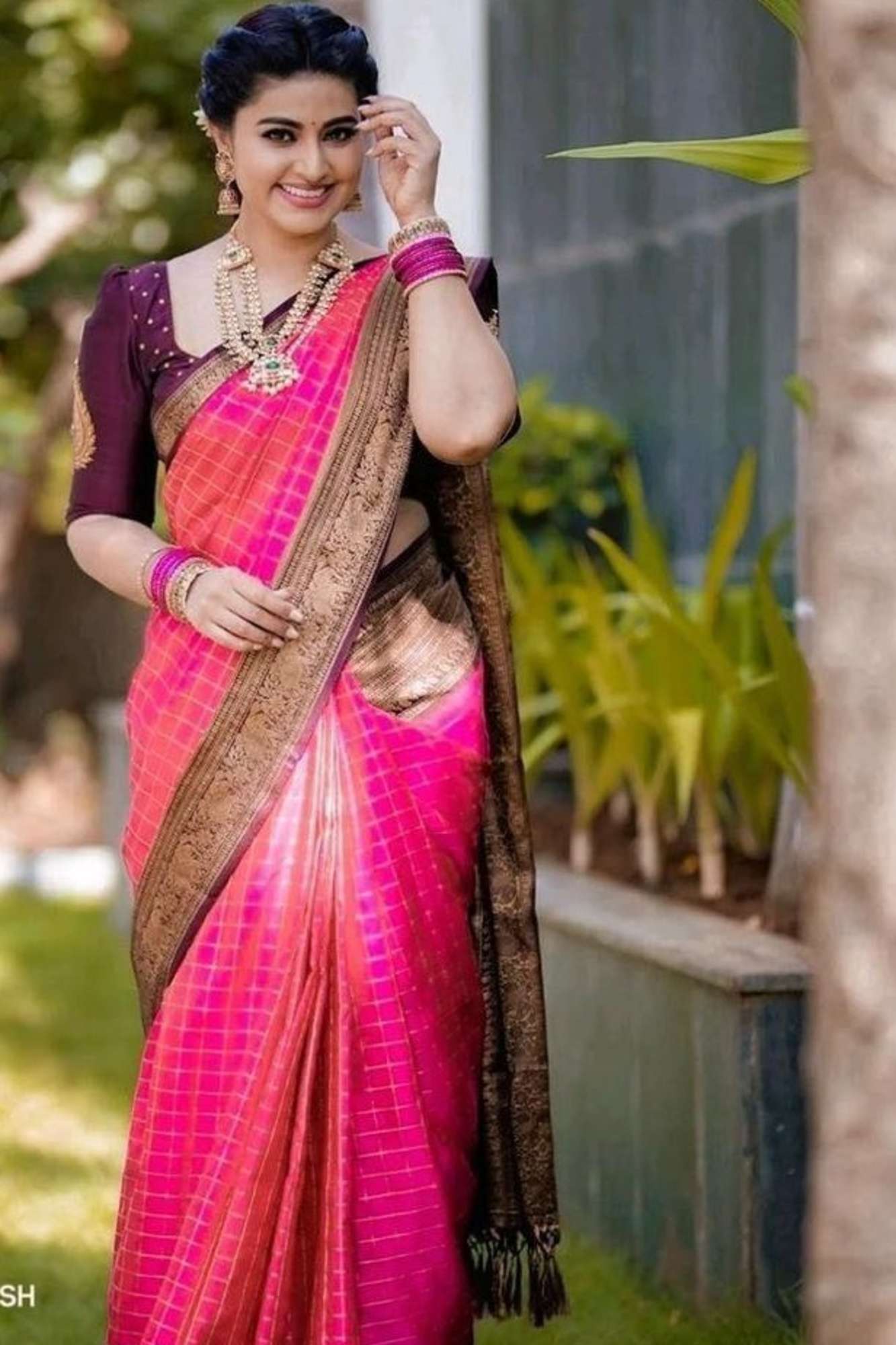 Vibrant Pink Lichi Silk with Zari Checkered Weave and Contrasting Pallu Ready To Wear Saree