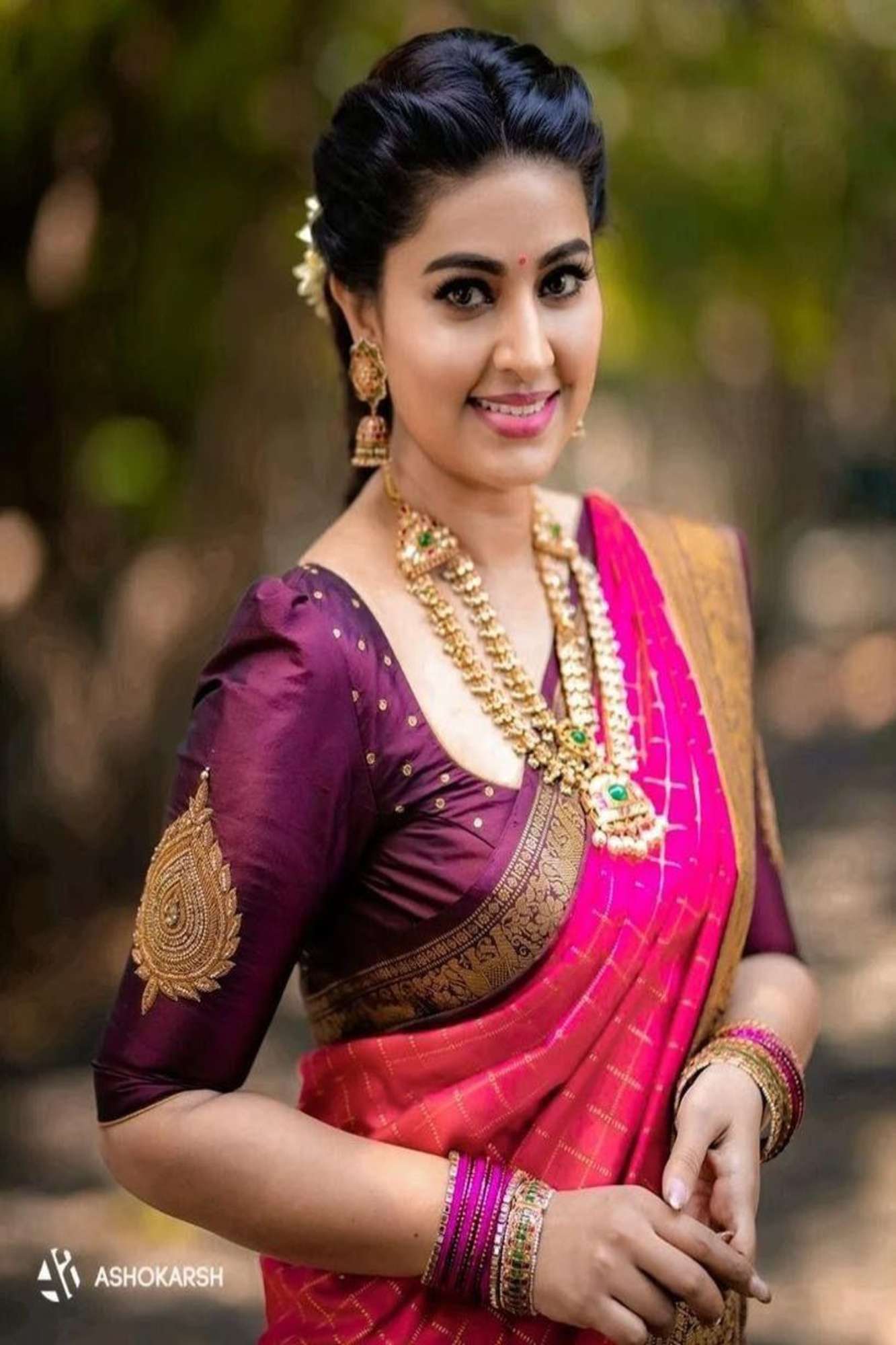 Vibrant Pink Lichi Silk with Zari Checkered Weave and Contrasting Pallu Ready To Wear Saree