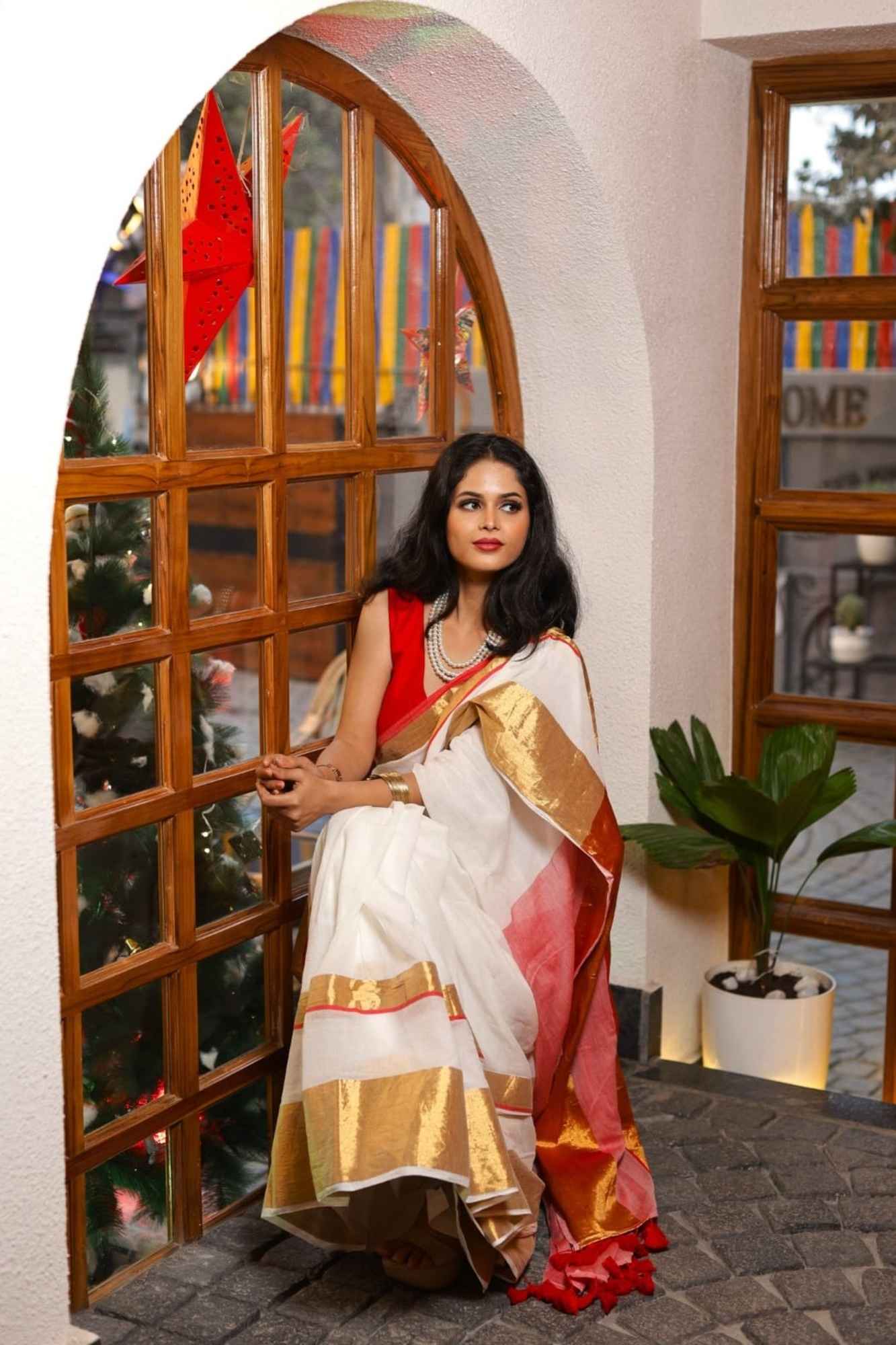 Mulmul Cotton with Opulent Gold Zari Border & Crimson Pallu Ready To wear Saree