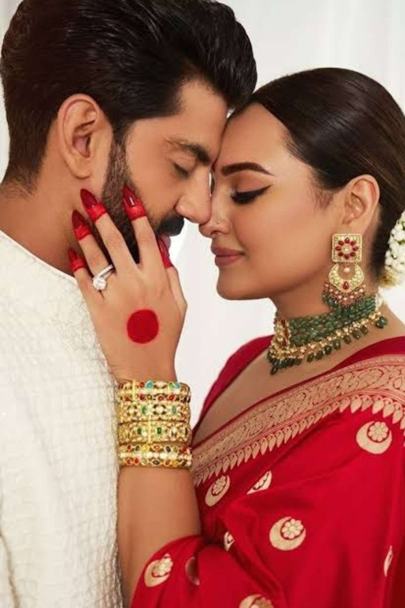 Sonakshi Sinha Inspired Banarasi Pure Mashru Silk Ready To Wear Saree