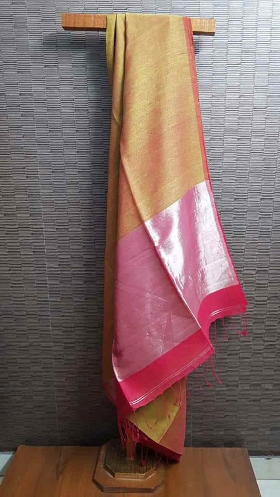 Mustard & Silver Shimmer Pallu Prestitched Saree – Lightweight, Elegant & Always Flattering