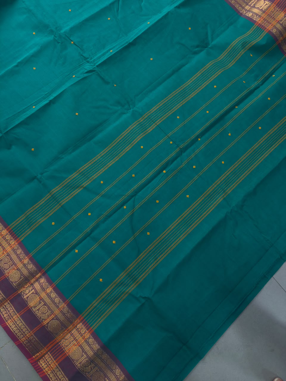 Rama Green Kanchi Cotton Saree with Thread Buttas and Contrast Zari Borders | SHOBITAM