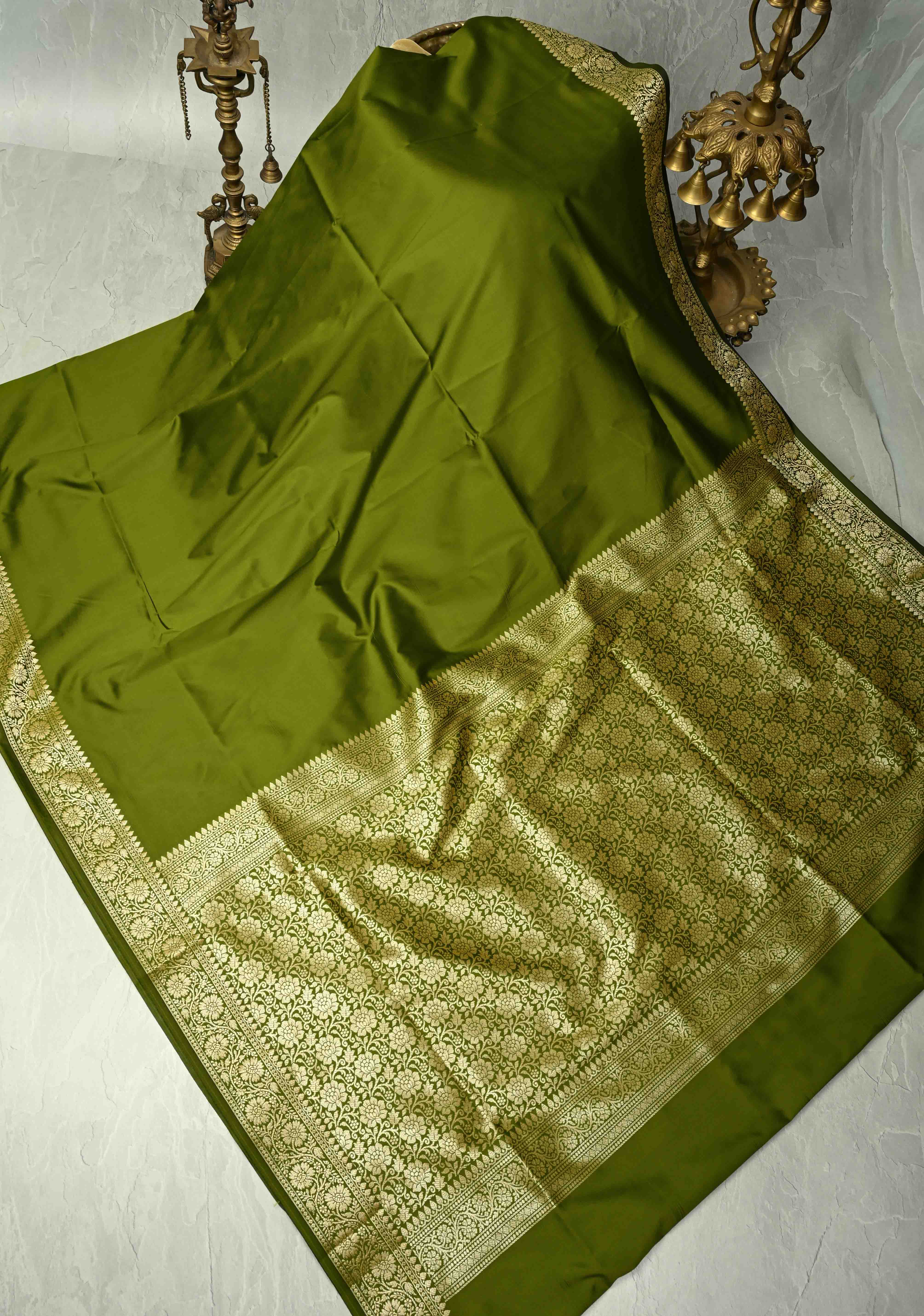 Mehendi Green Semi Silk Saree with Floral Zari Border and Brocade Blouse Piece