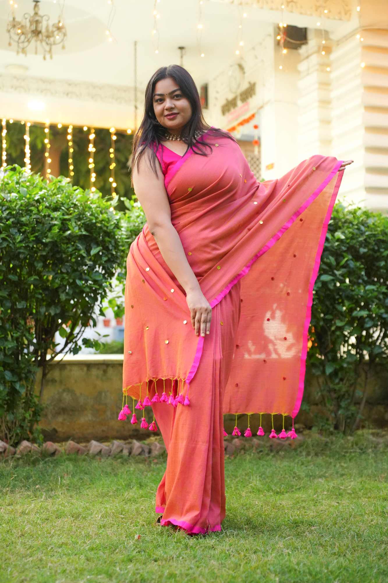 Handloom with handwoven Tikki all over prestitched saree