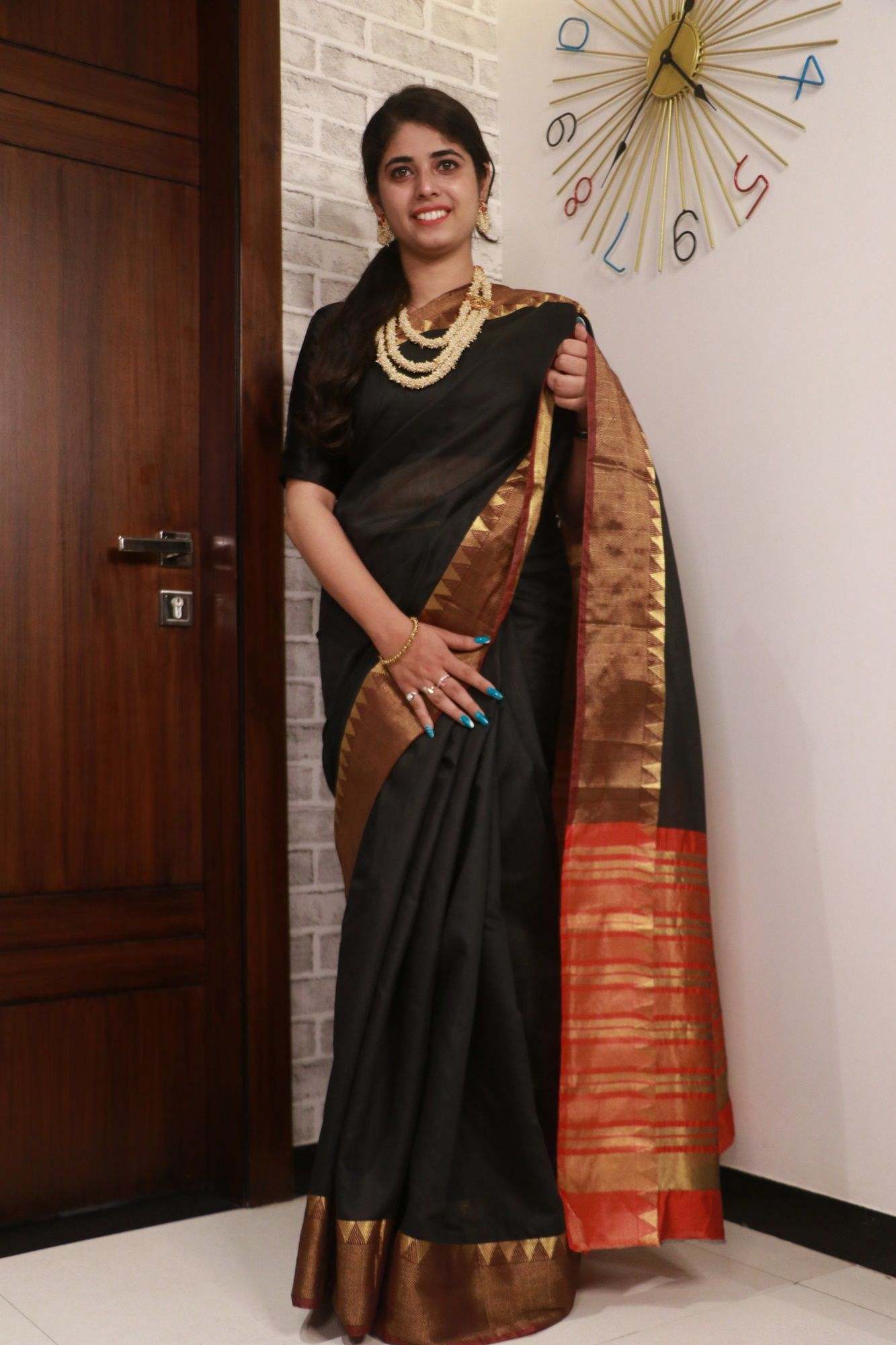 Black Maheshwari Cotton With Zari Woven Border Wrap in 1 minute saree - Isadora Life Online Shopping Store