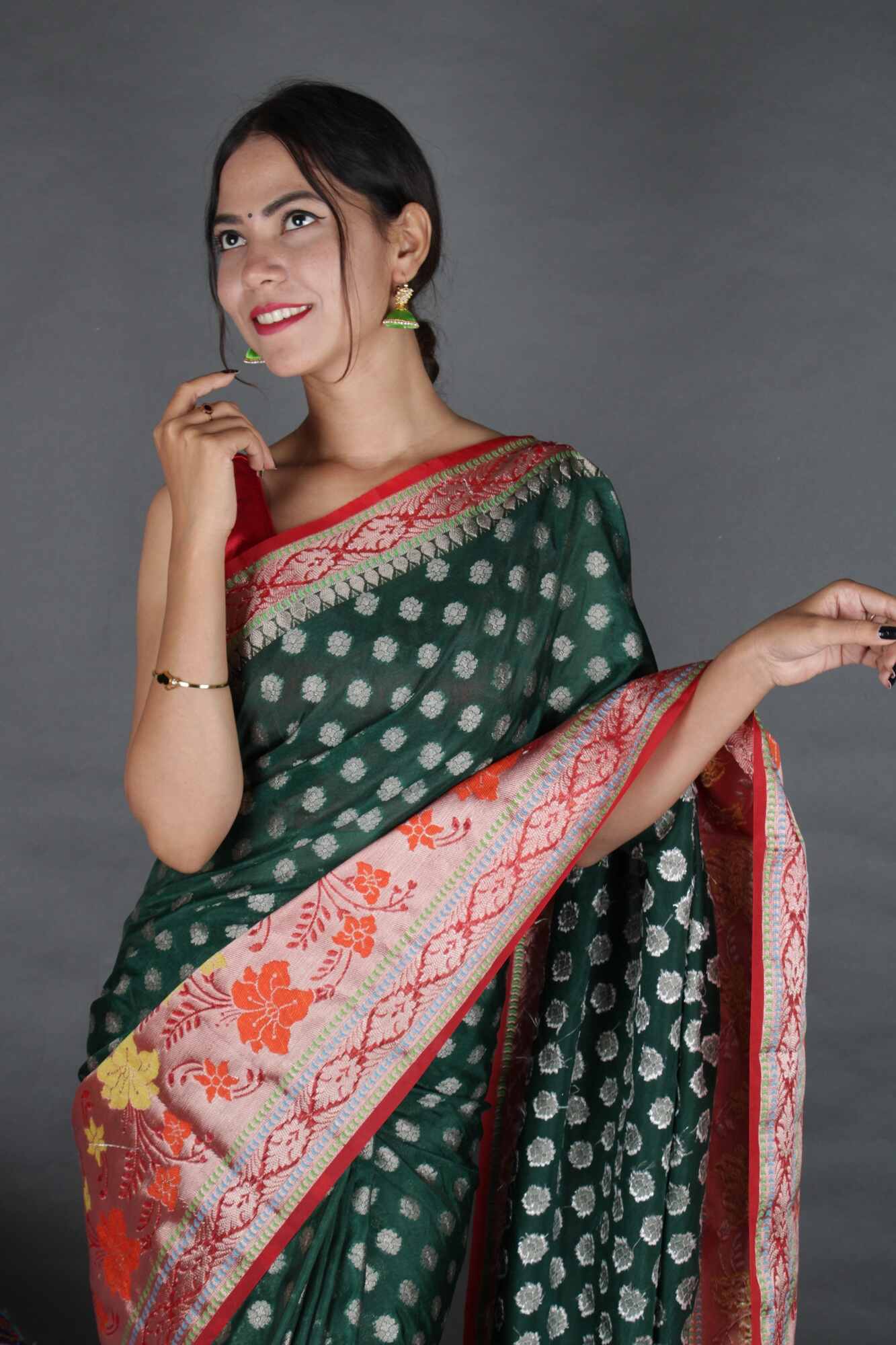 Exquisite Green & Red Zari Booti With Border Wrap in One Minute Saree With Readymade Blouse - Isadora Life Online Shopping Store