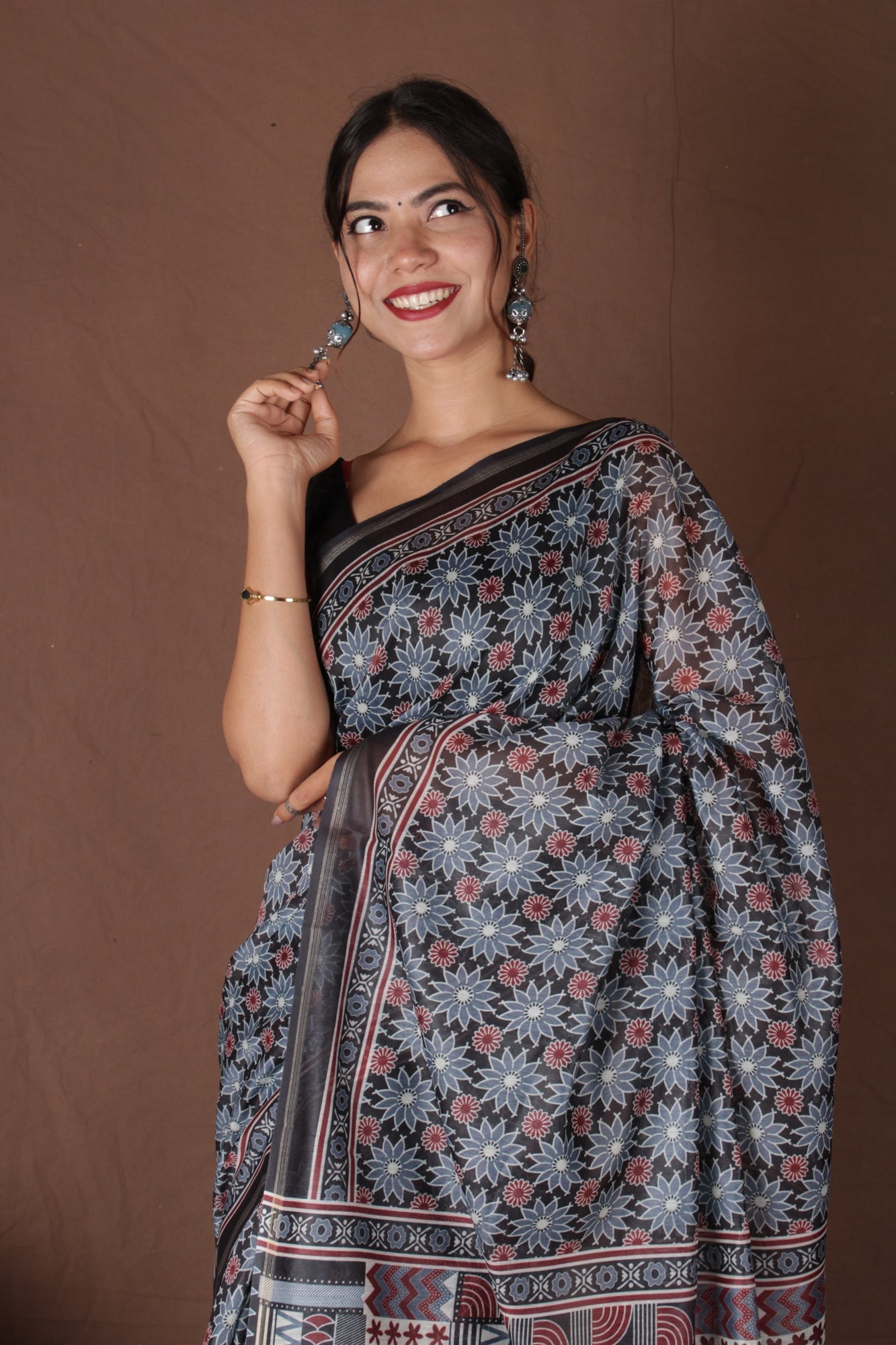 Exquisite Black & Grey Printed Beautiful Pallu Wrap in 1 Minute Drape Saree With Readymade Blouse - Isadora Life Online Shopping Store