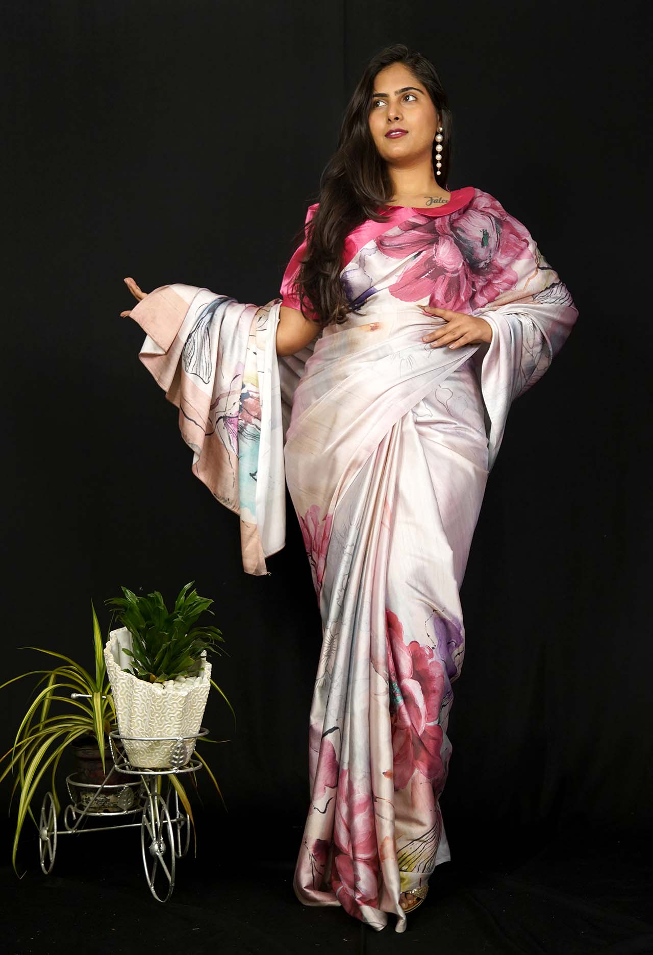 The Timeless Elegance of Sarees: Embracing Beauty and Simplicity with Isadora Life