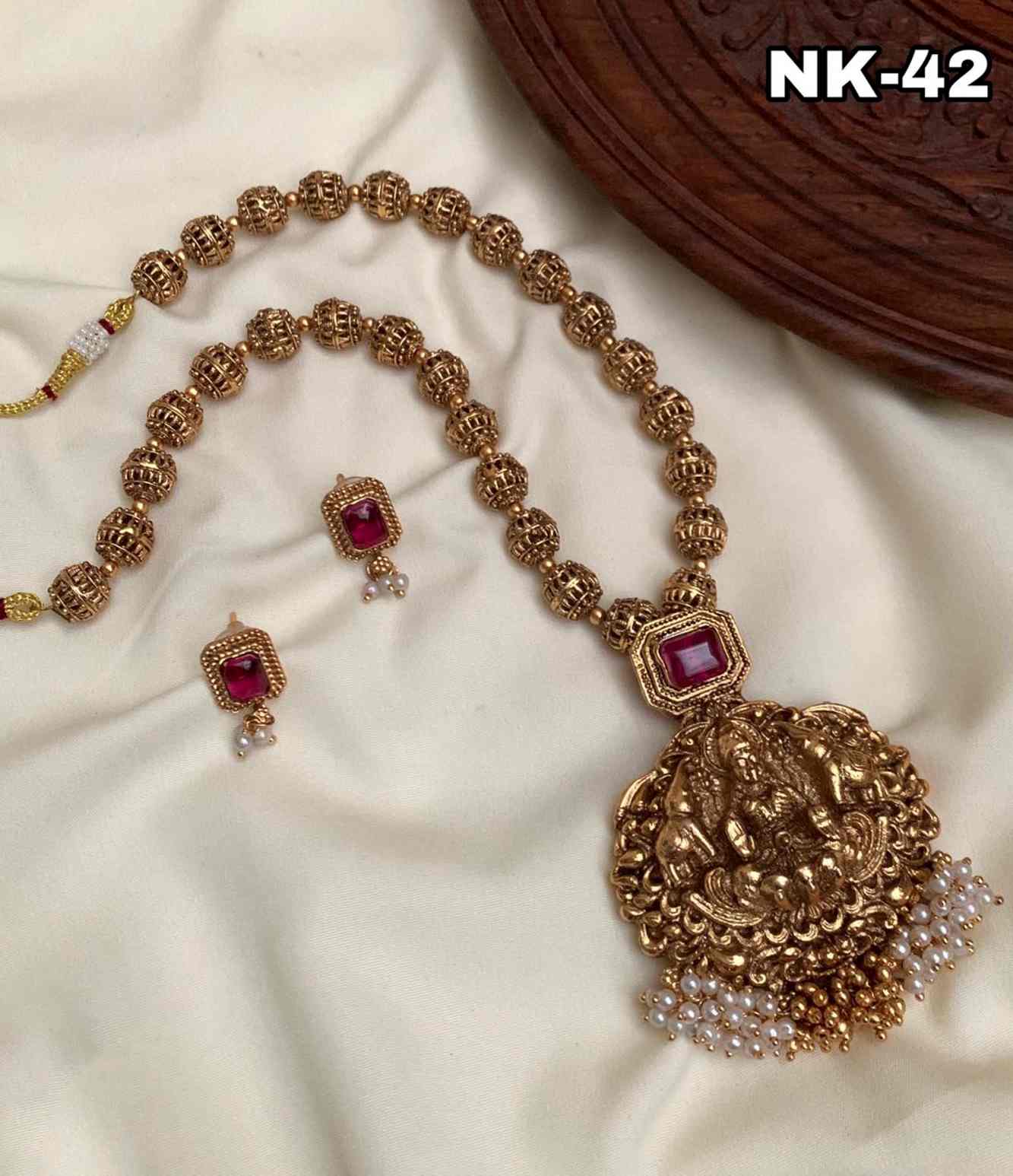 EXQUISITE PINK KUNDAN TRADITIONAL TEMPLE JEWELRY SET WITH EARRINGS