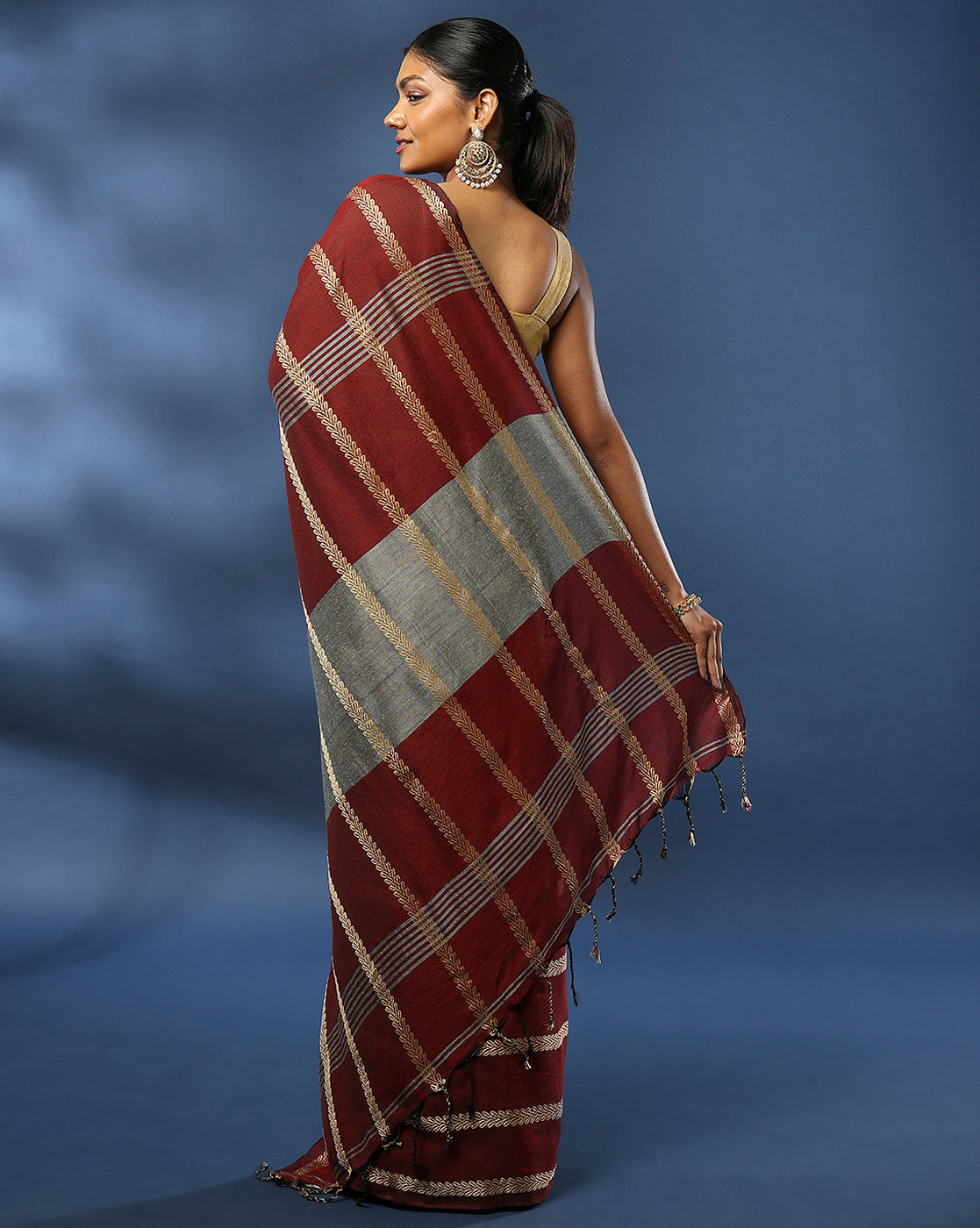 Maroon cotton Woven Saree with Blouse piece | SHOBITAM