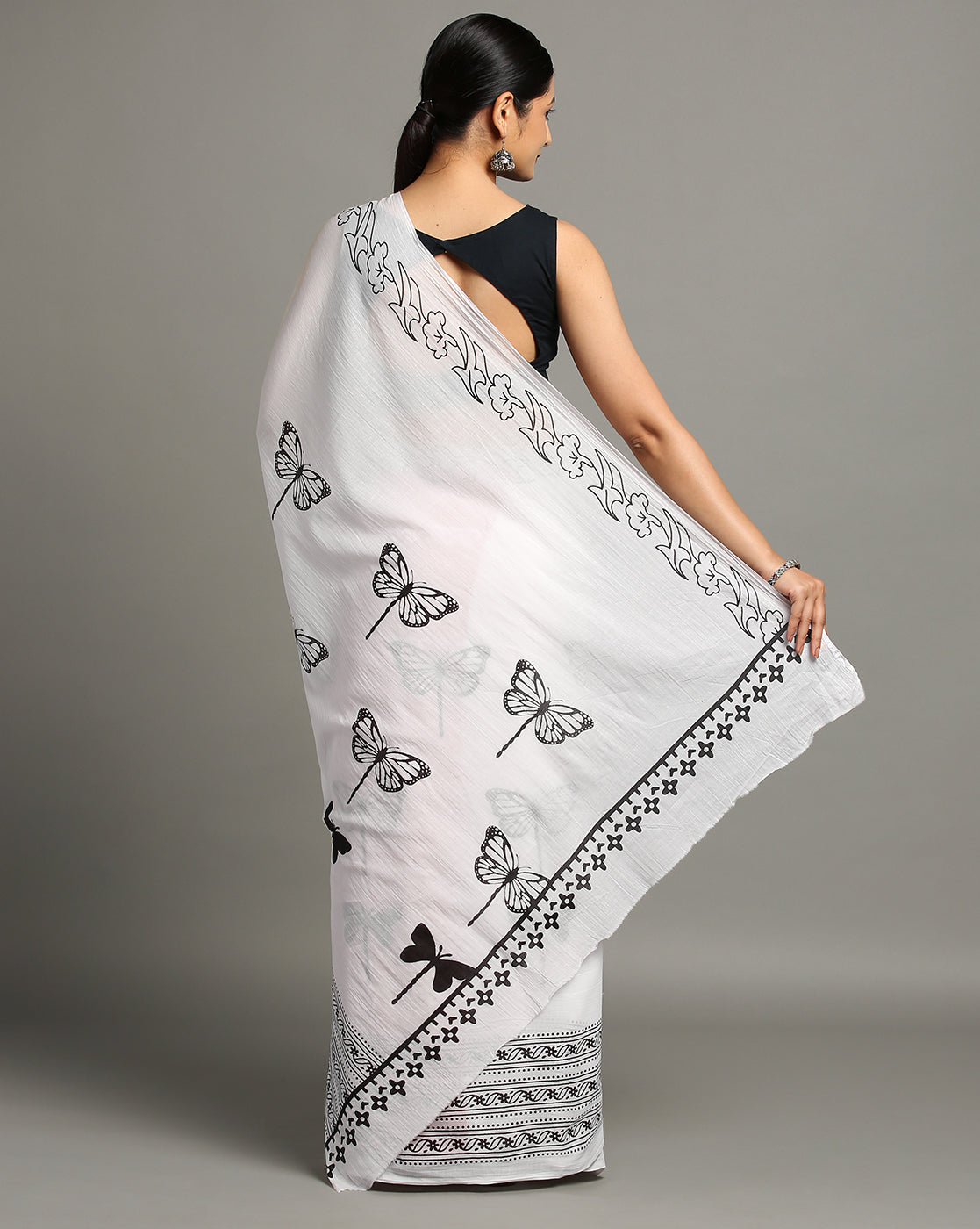 White Black Pure cotton Printed Saree with blouse piece | SHOBITAM