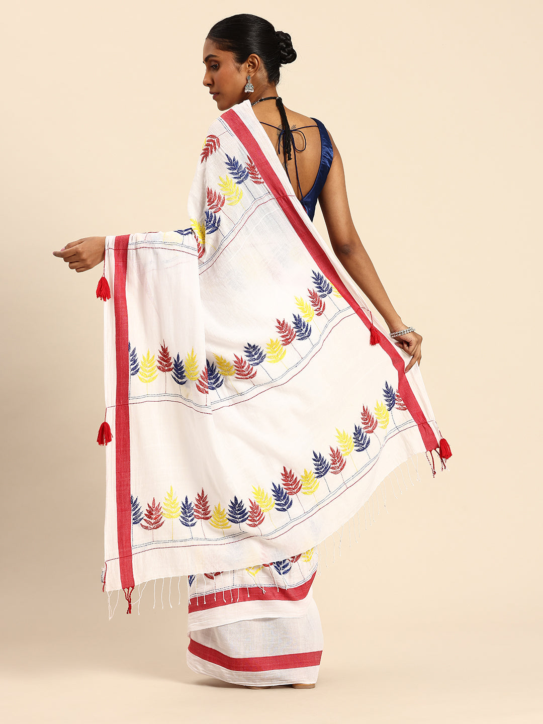 Handloom White Red Kantha Saree with Blouse piece | SHOBITAM