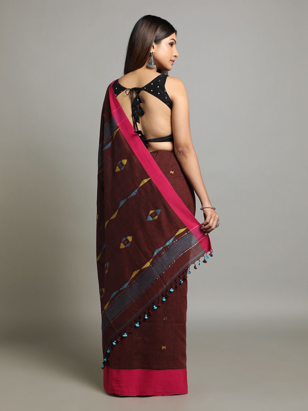 Handloom Jamdani Cotton Saree With Blouse Piece | Shobitam