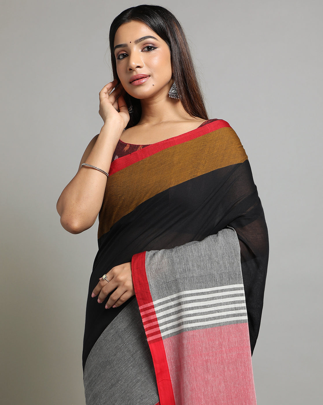 Handloom Colour block Cotton Saree with pompoms | Shobitam